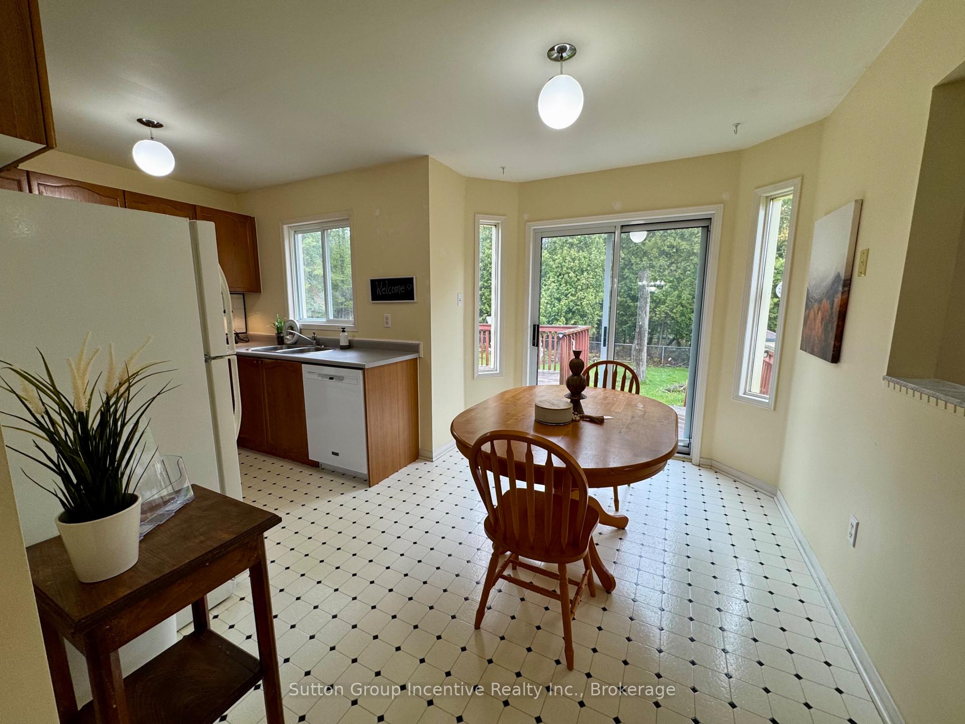 Photo 14 of 4 Bush Crescent, Wasaga Beach — HOMEH