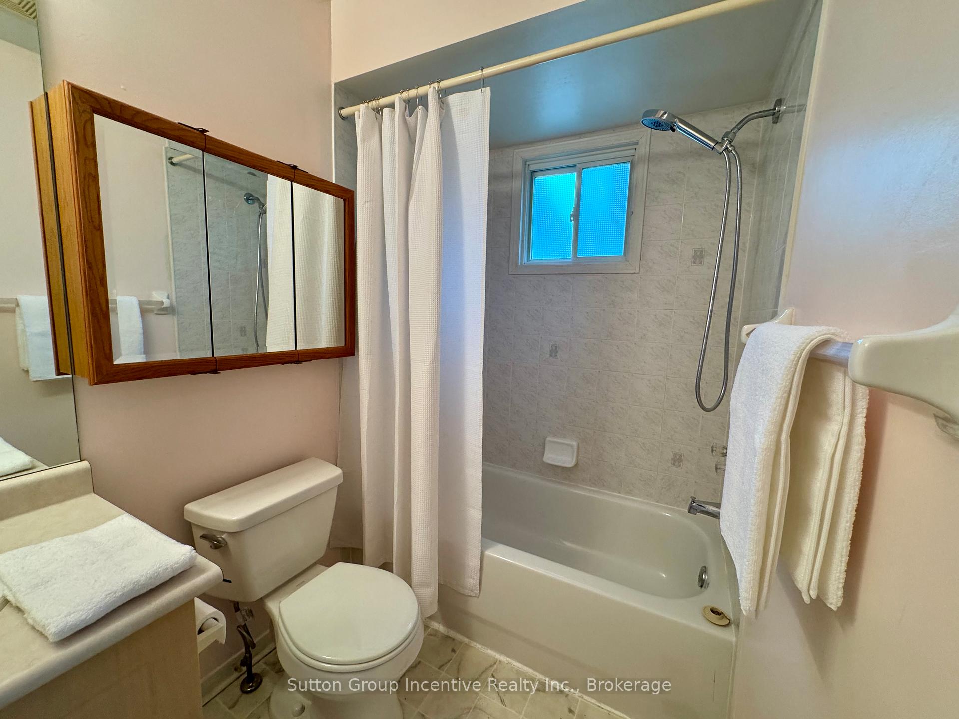 Photo 17 of 4 Bush Crescent, Wasaga Beach — HOMEH