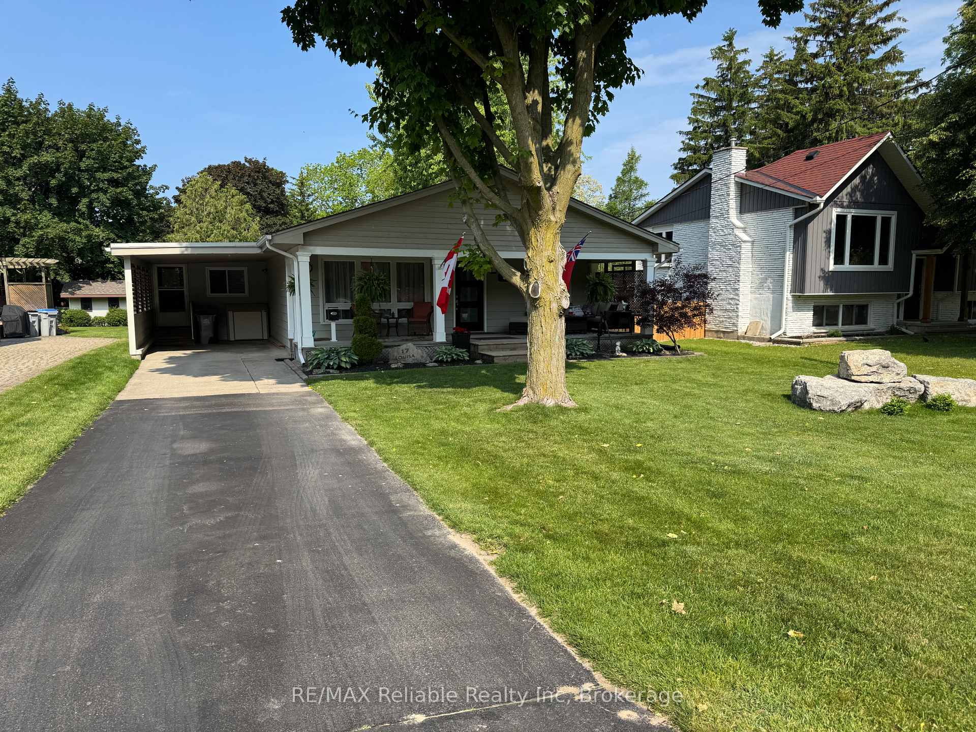 Photo 18 of 17 Louisa Street, Bluewater, Bayfield — HOMEH