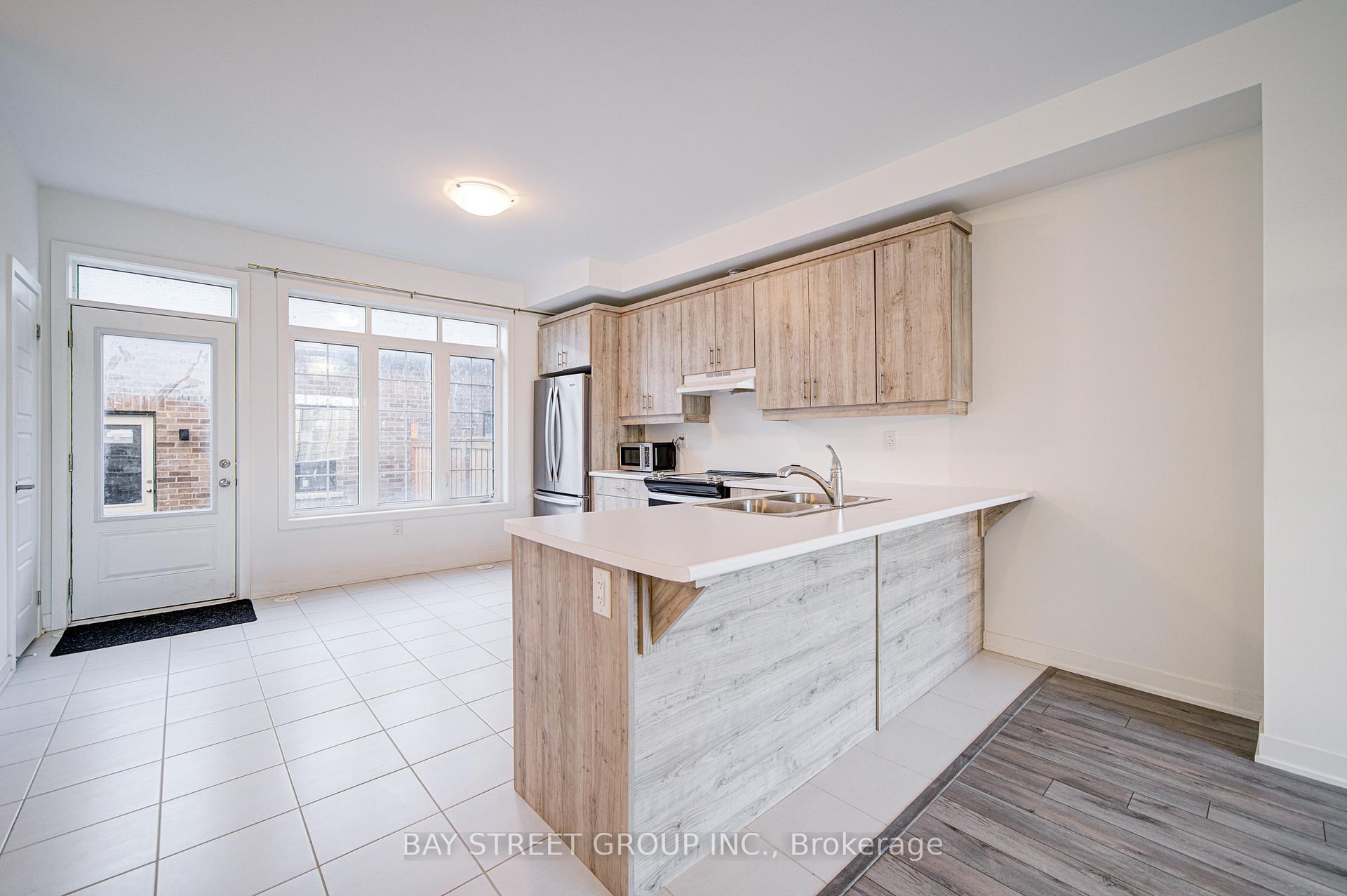 Photo 2 of 5 Selfridge Way, Whitby, Downtown Whitby — HOMEH