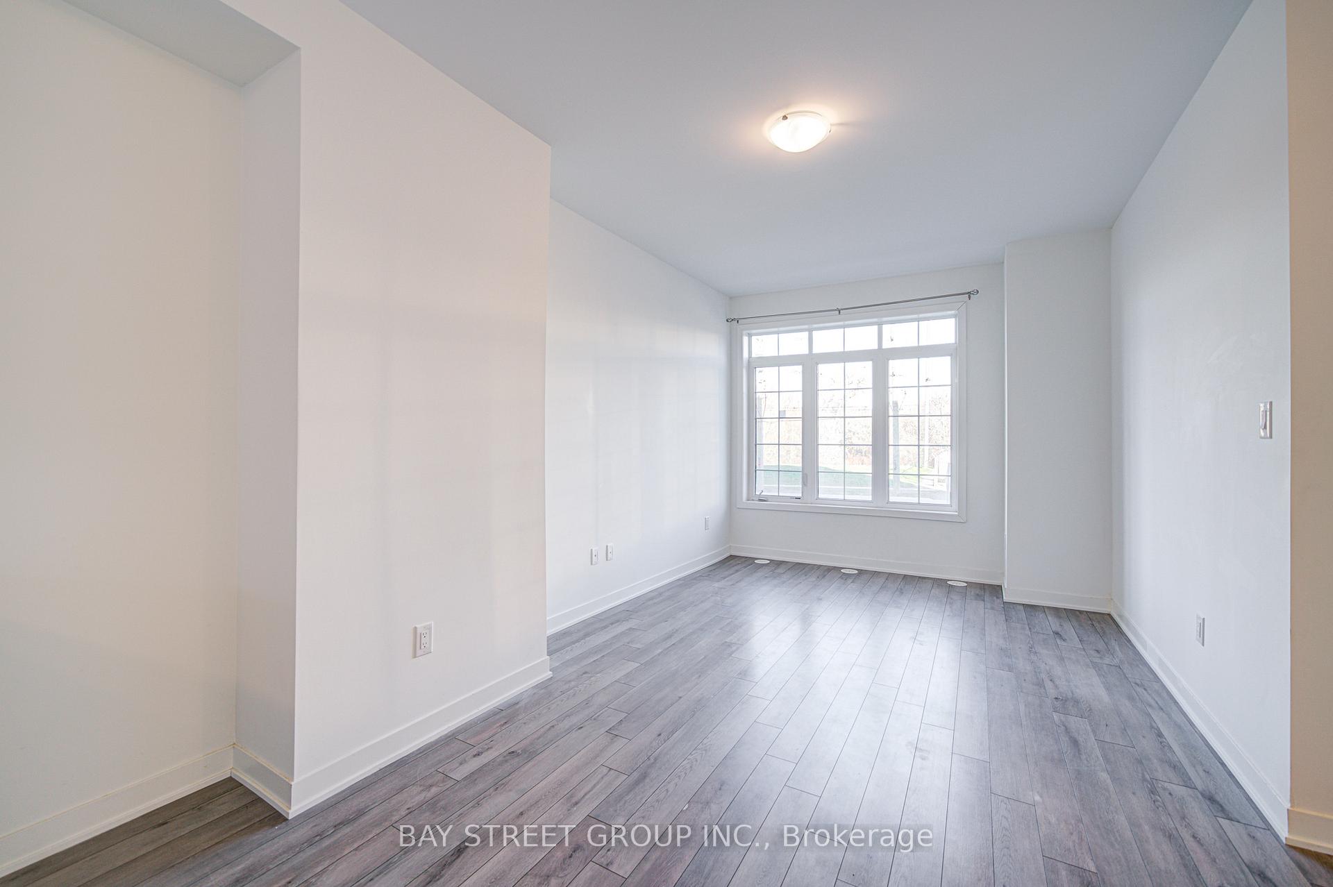 Photo 9 of 5 Selfridge Way, Whitby, Downtown Whitby — HOMEH