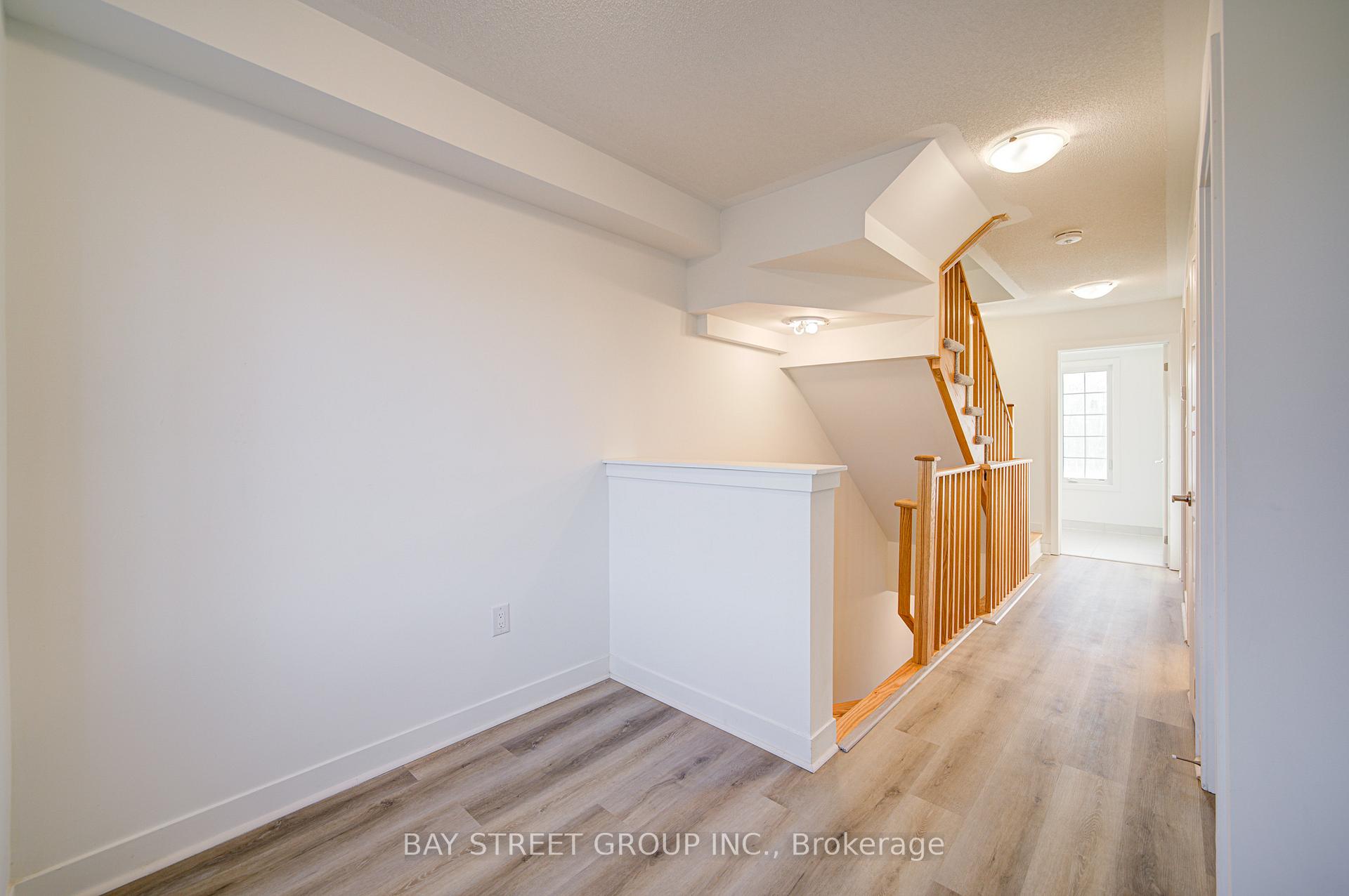 Photo 10 of 5 Selfridge Way, Whitby, Downtown Whitby — HOMEH