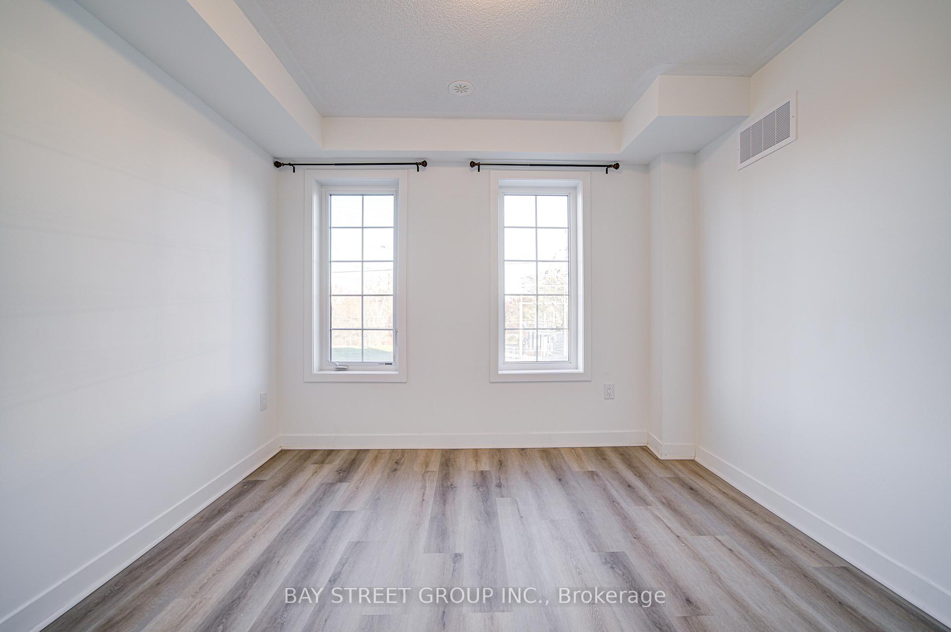 Photo 11 of 5 Selfridge Way, Whitby, Downtown Whitby — HOMEH