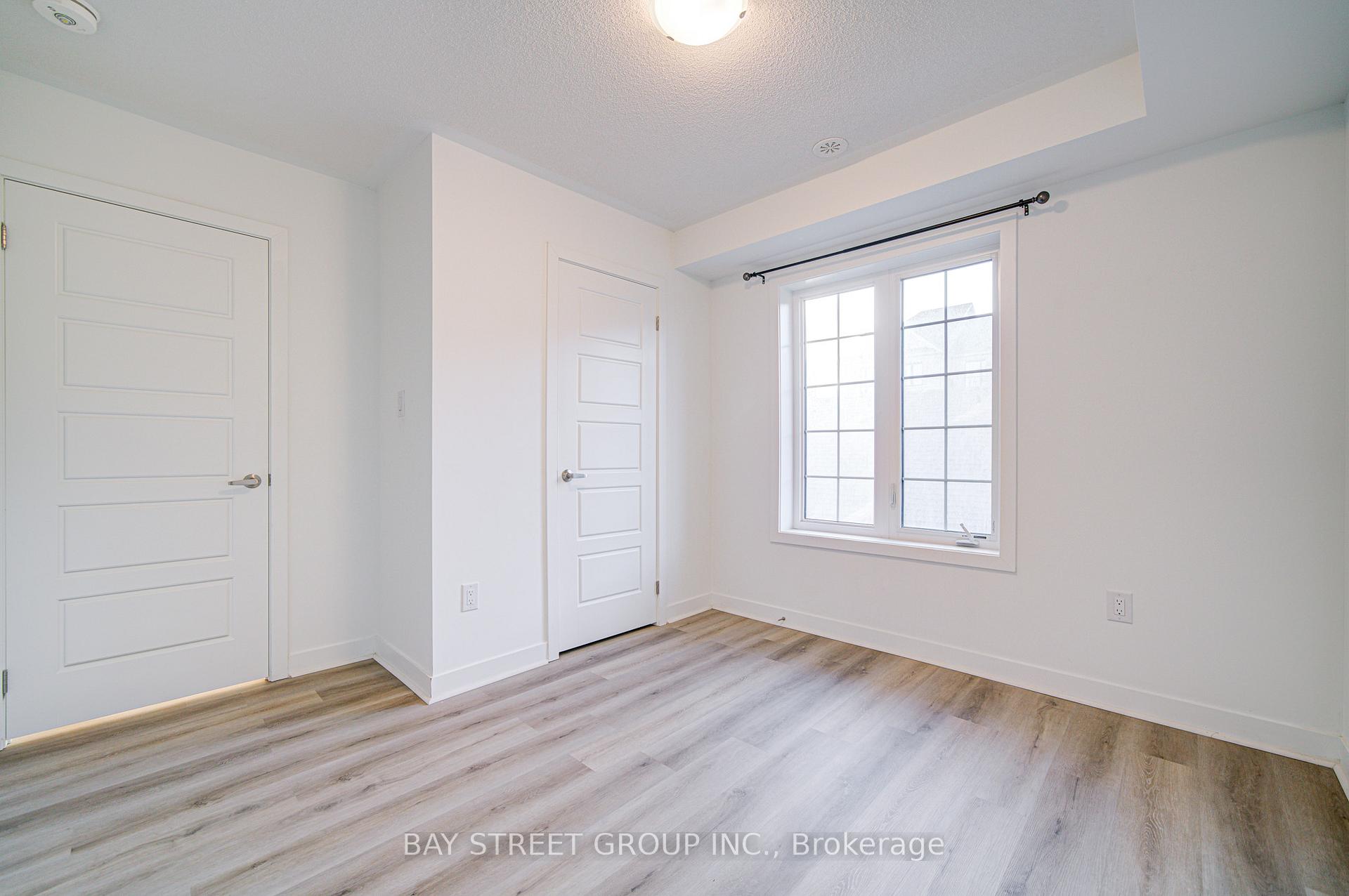 Photo 12 of 5 Selfridge Way, Whitby, Downtown Whitby — HOMEH