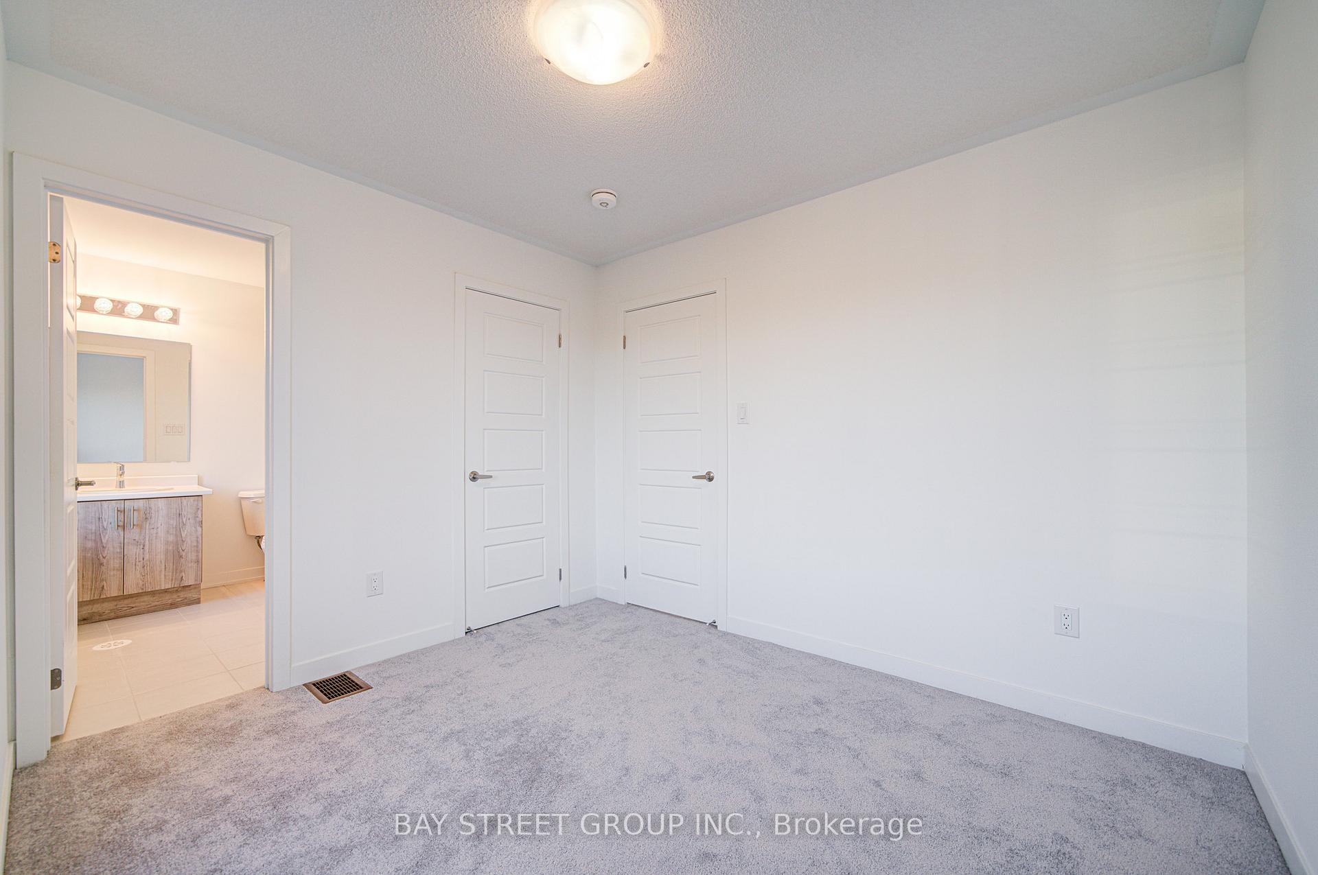 Photo 14 of 5 Selfridge Way, Whitby, Downtown Whitby — HOMEH
