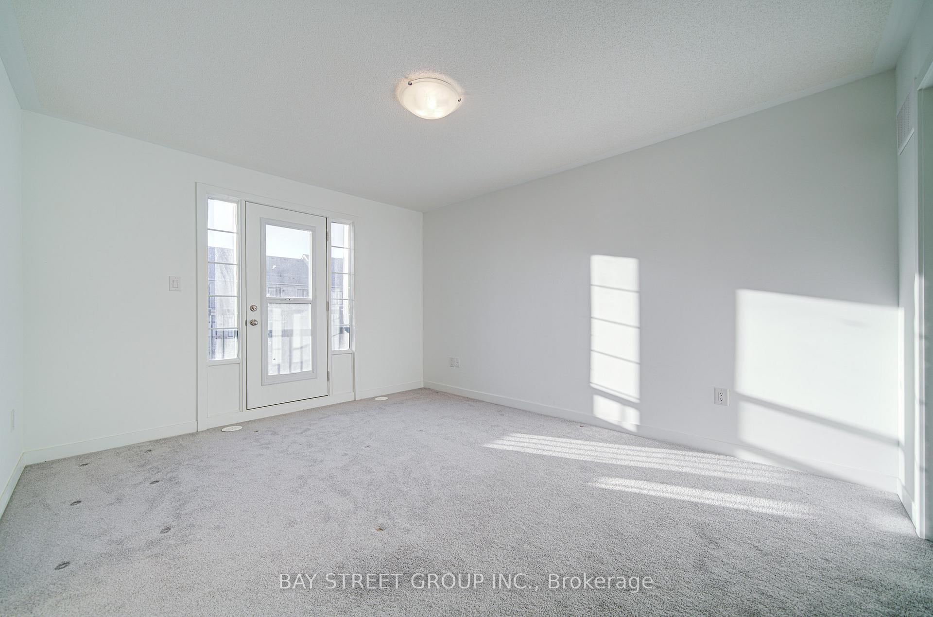 Photo 15 of 5 Selfridge Way, Whitby, Downtown Whitby — HOMEH