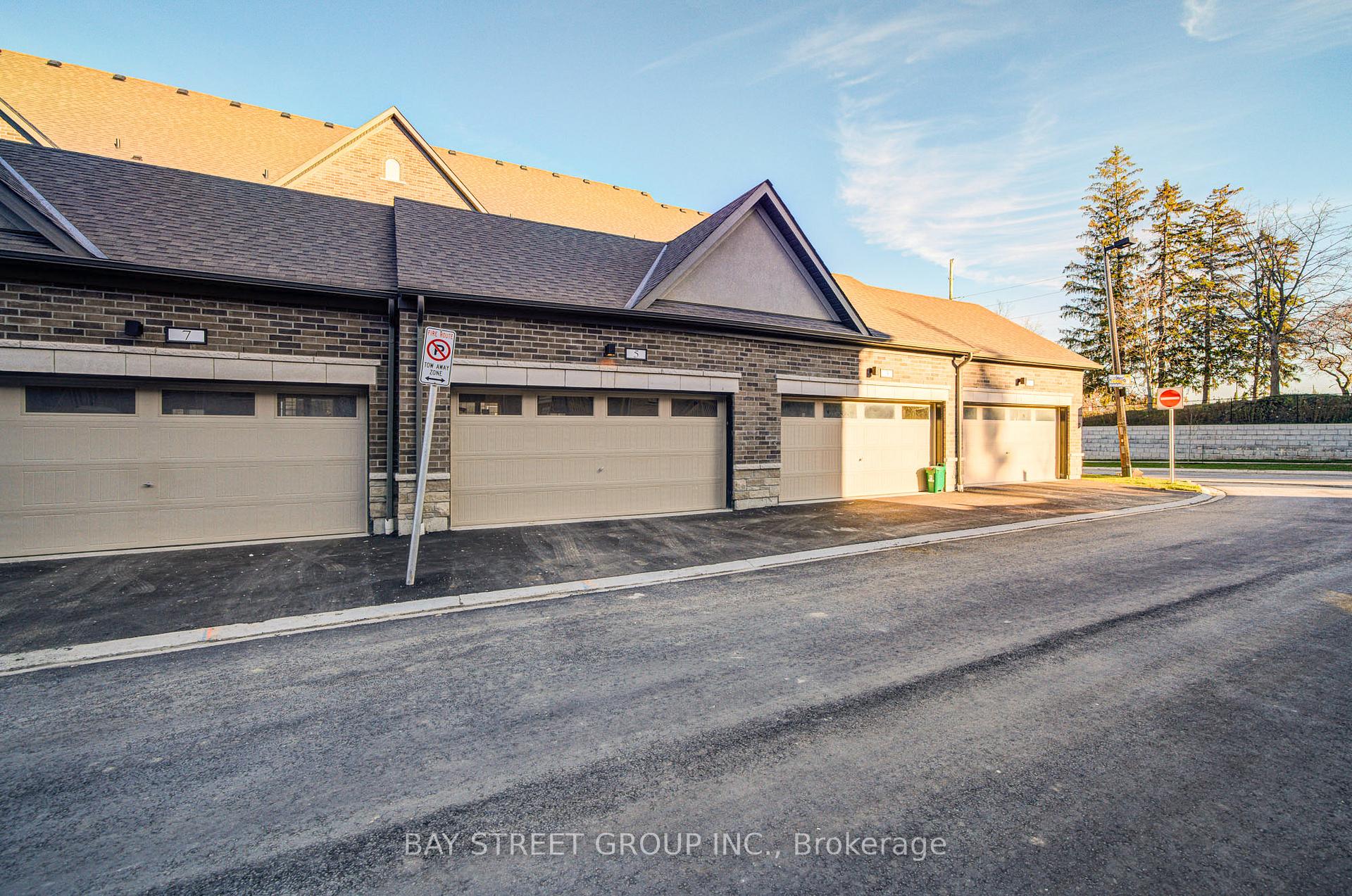 Photo 25 of 5 Selfridge Way, Whitby, Downtown Whitby — HOMEH