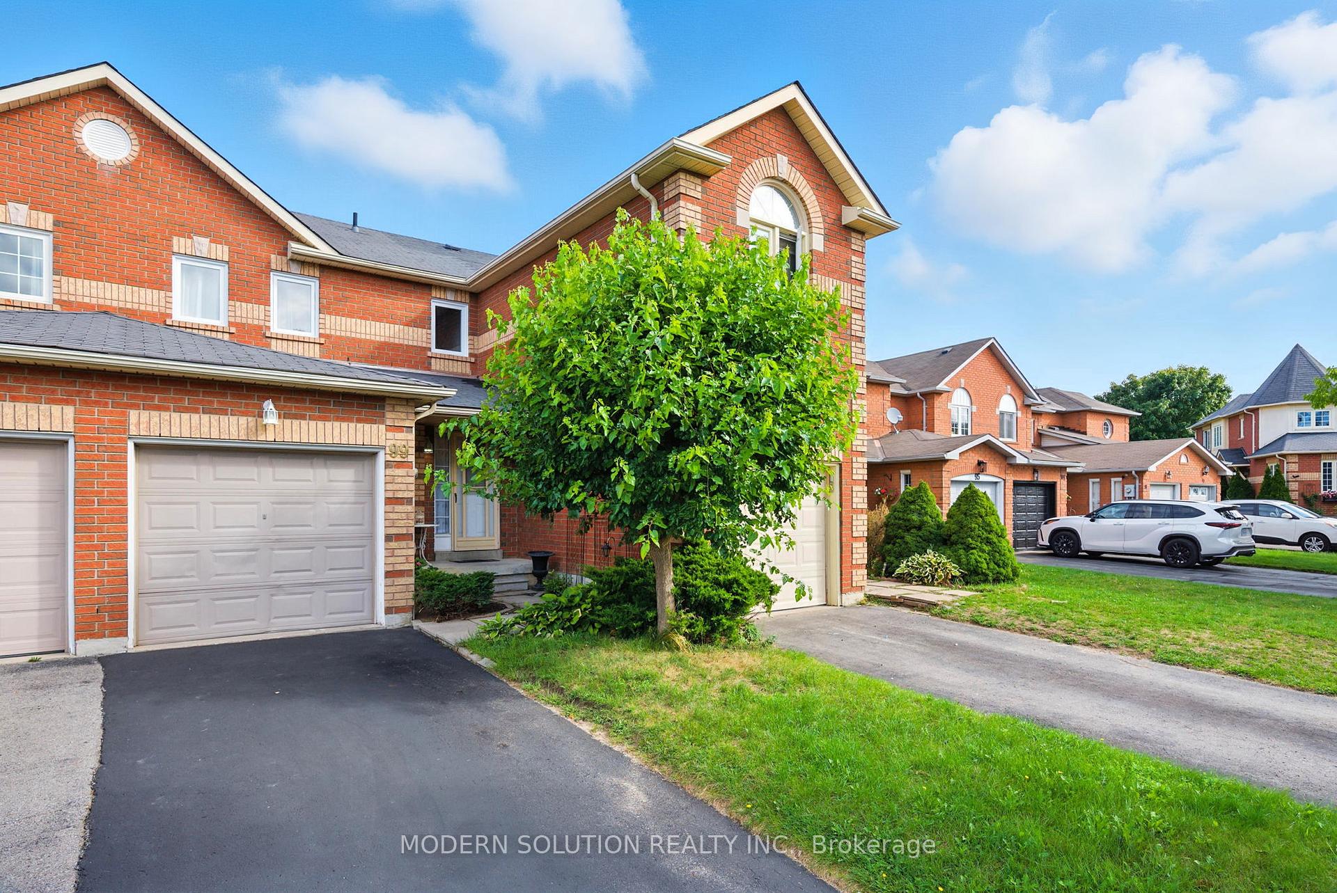 Front of 99 Creekwood Crescent