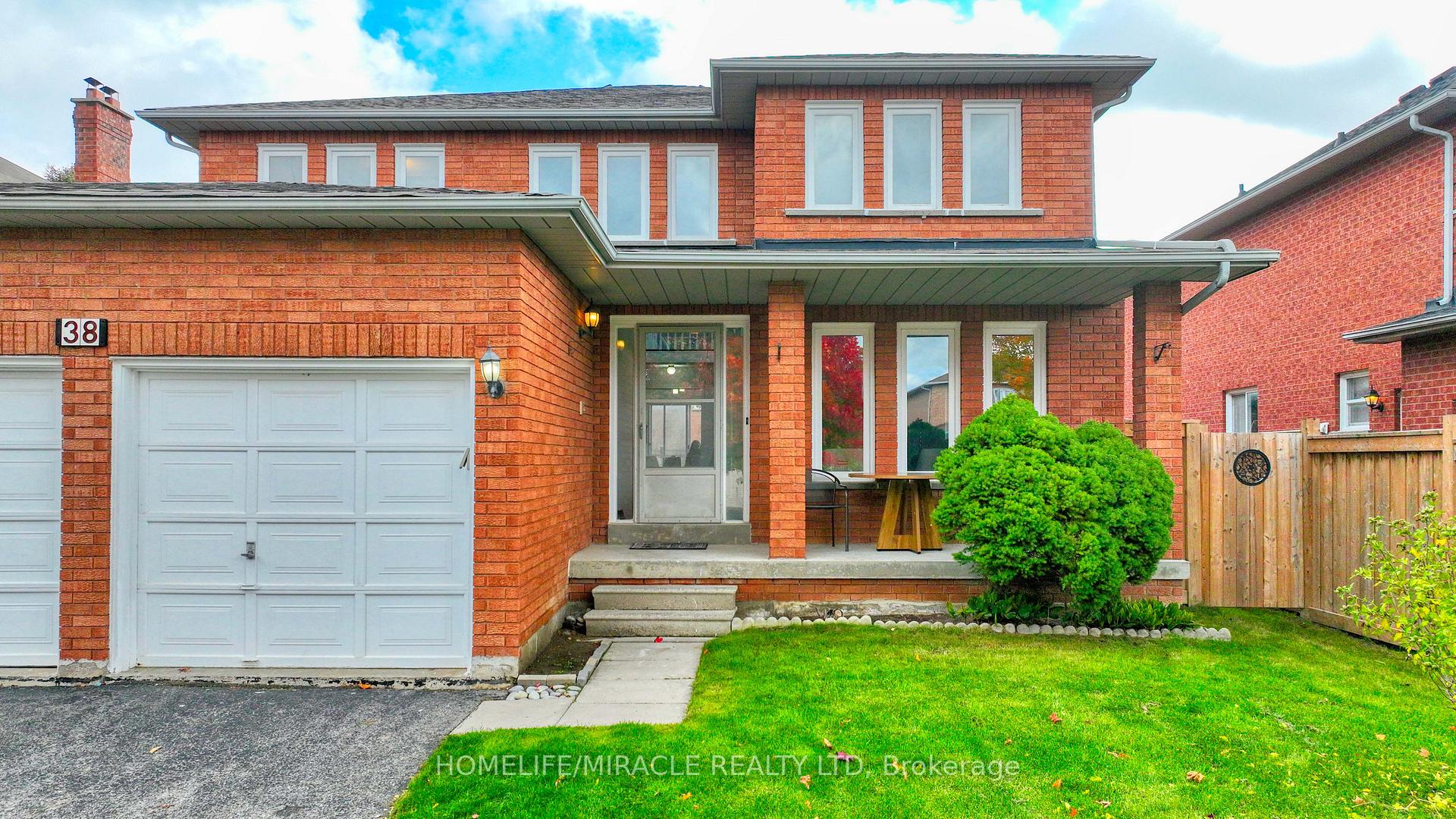 Photo 2 of 38 Falstaff Crescent, Whitby, Rolling Acres — HOMEH