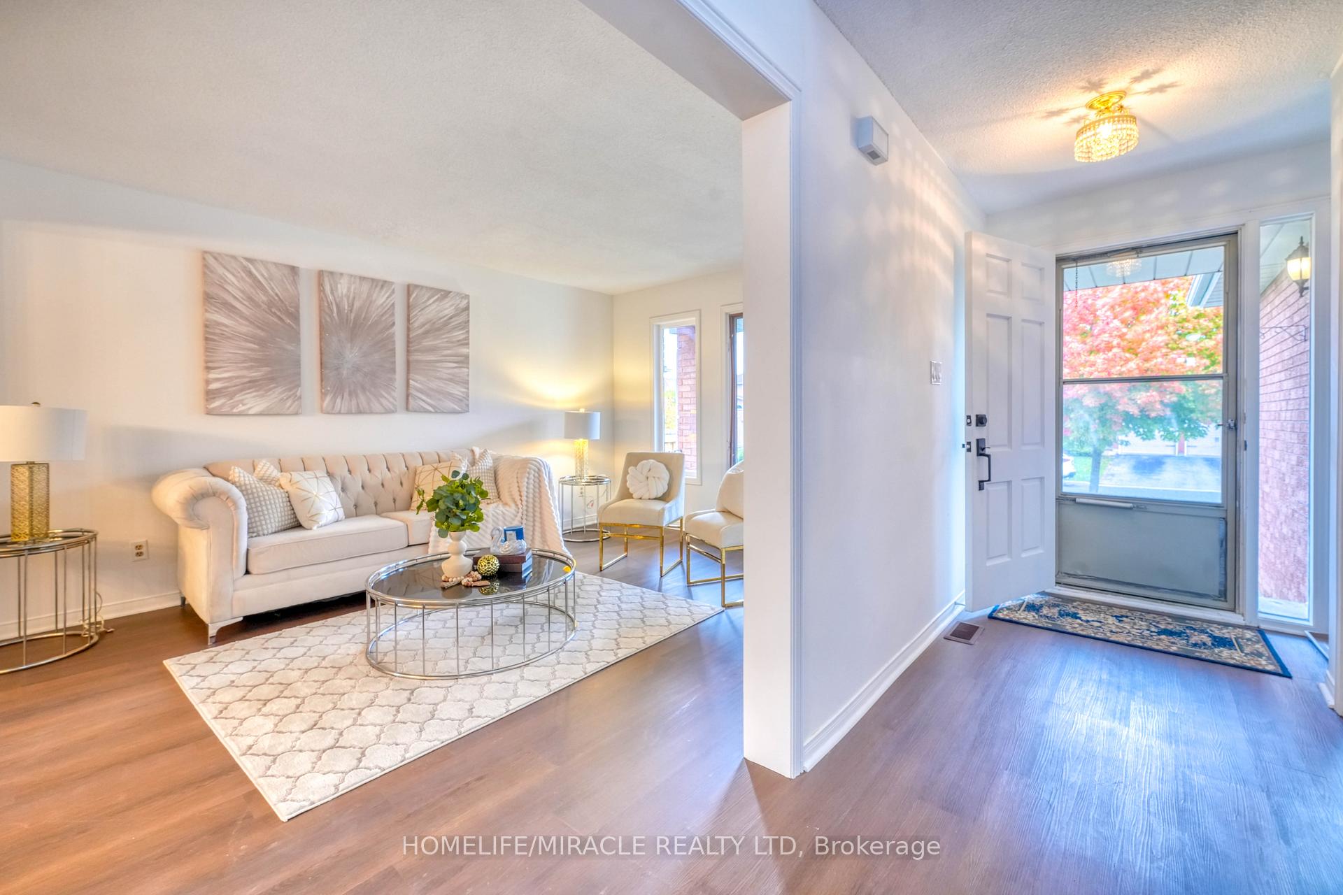 Photo 5 of 38 Falstaff Crescent, Whitby, Rolling Acres — HOMEH