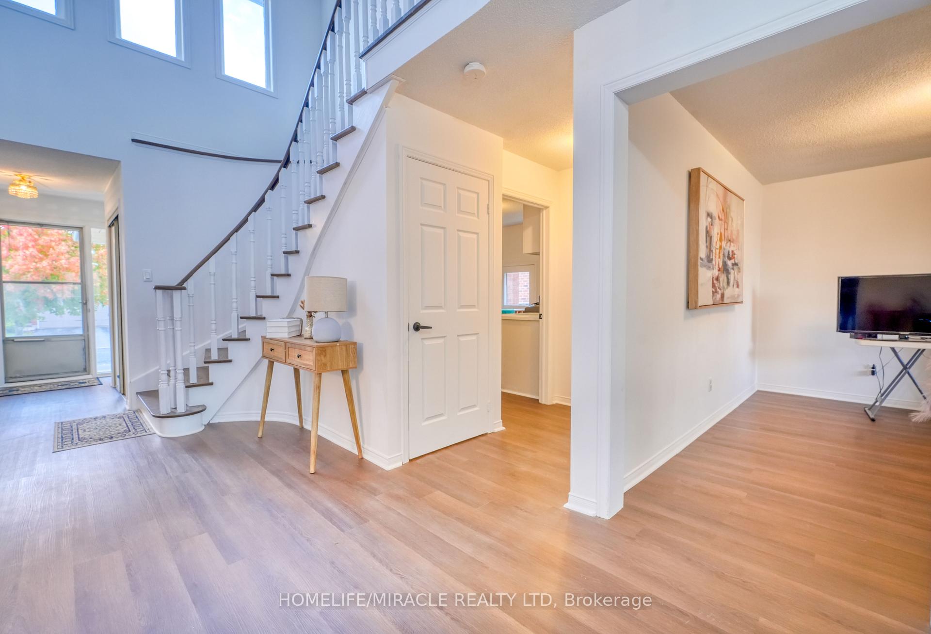 Photo 14 of 38 Falstaff Crescent, Whitby, Rolling Acres — HOMEH