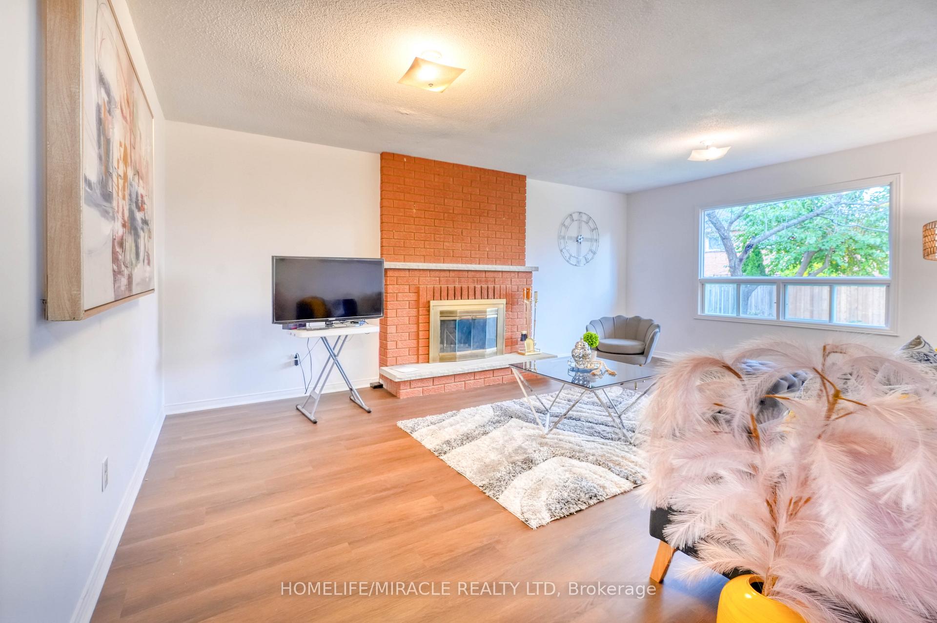 Photo 15 of 38 Falstaff Crescent, Whitby, Rolling Acres — HOMEH
