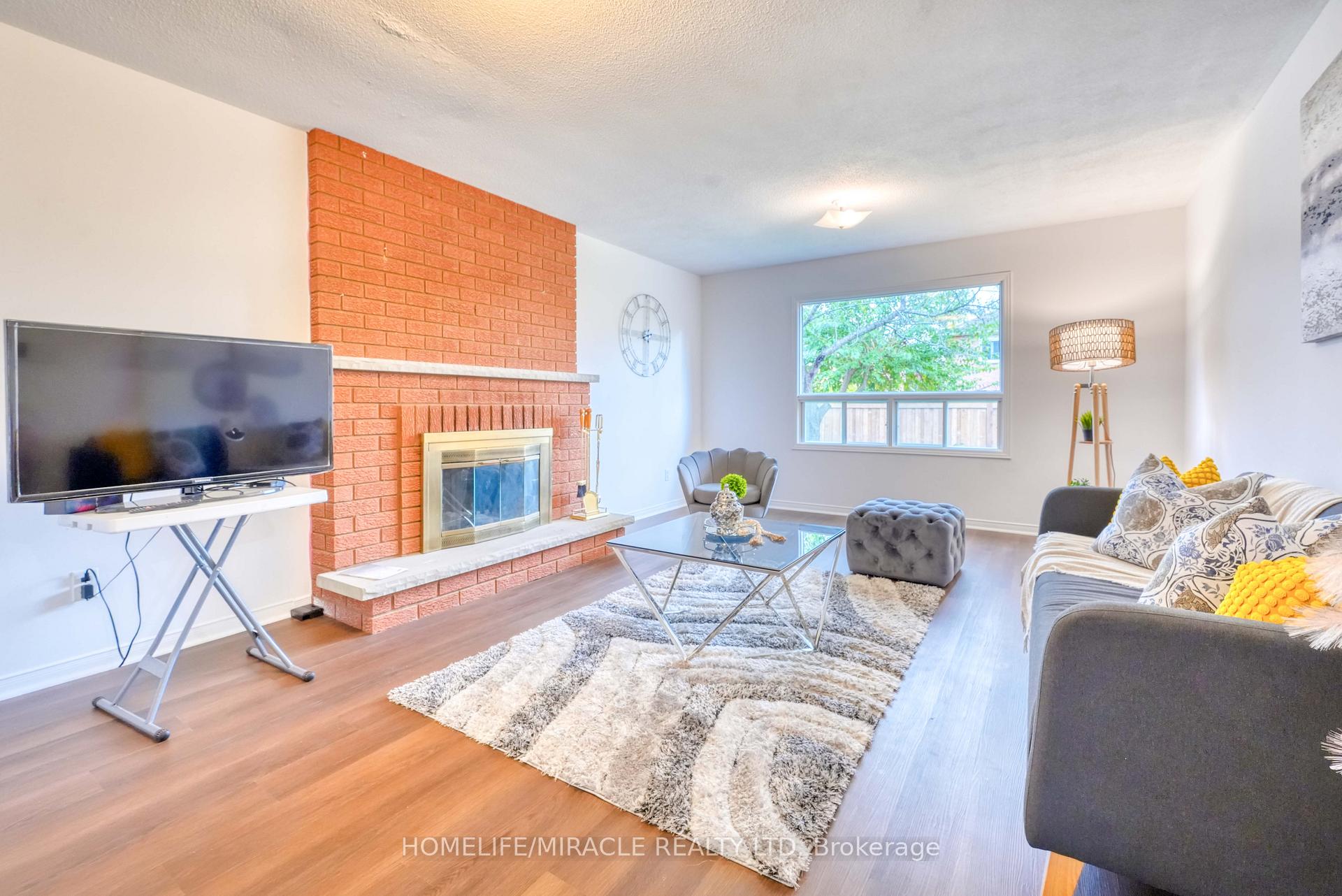 Photo 18 of 38 Falstaff Crescent, Whitby, Rolling Acres — HOMEH