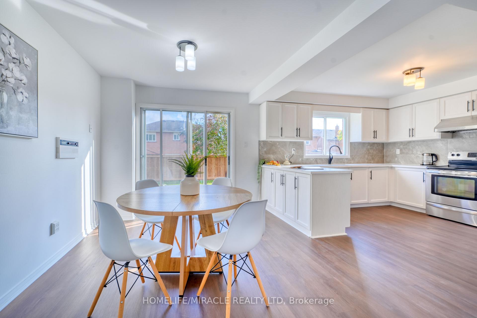 Photo 20 of 38 Falstaff Crescent, Whitby, Rolling Acres — HOMEH