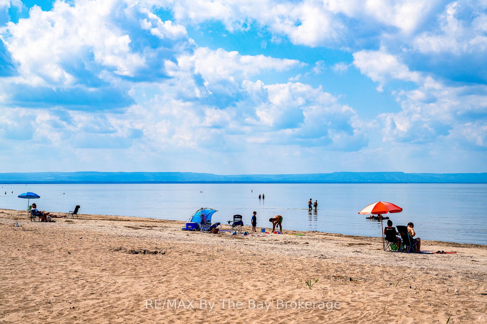 Photo 3 of 741 Shore Lane, Wasaga Beach — HOMEH