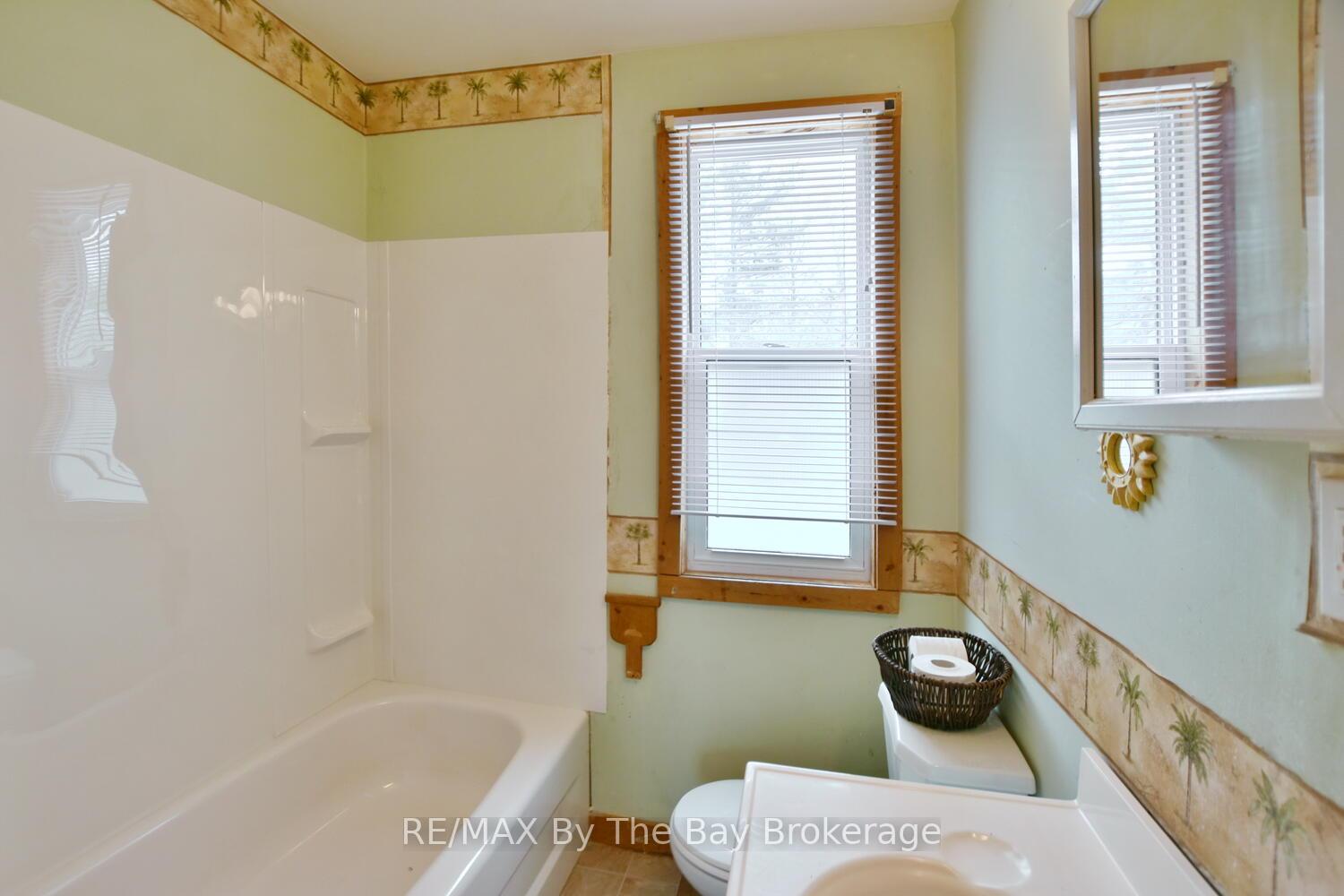 Photo 15 of 741 Shore Lane, Wasaga Beach — HOMEH