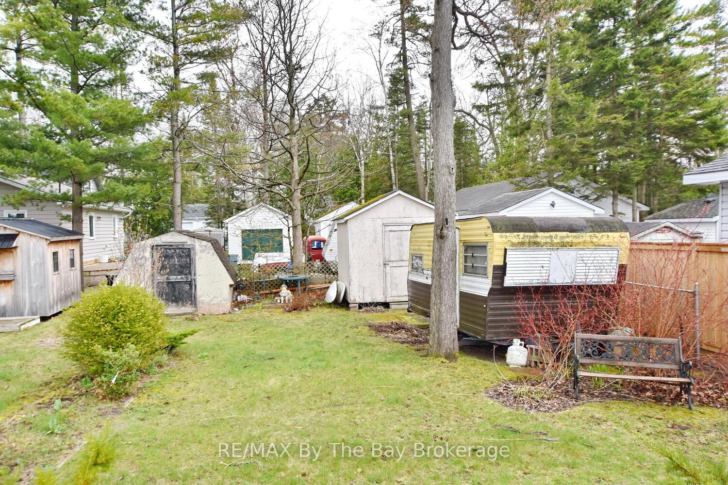 Photo 19 of 741 Shore Lane, Wasaga Beach — HOMEH