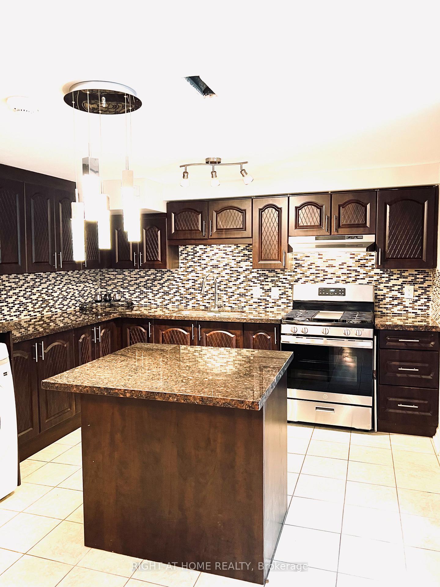 Photo 4 of Unit bsmt, 28 Hawkstone Crescent, Whitby, Blue Grass Meadows — HOMEH