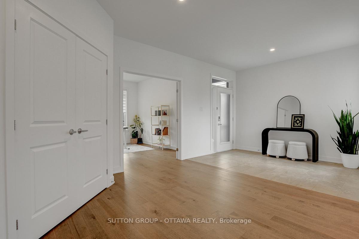Photo 22 of 908 Duxbury Lane, Ottawa, Riverside South/Gloucester Glen — HOMEH