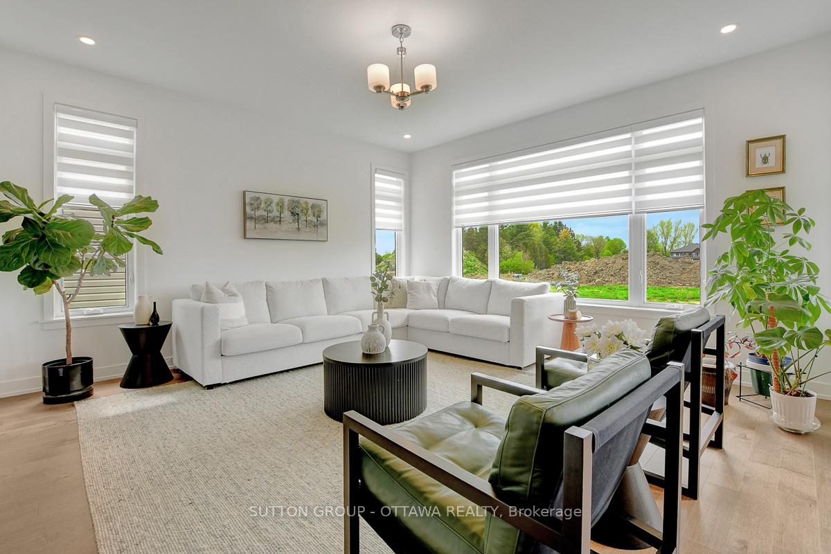 Photo 8 of 908 Duxbury Lane, Ottawa, Riverside South/Gloucester Glen — HOMEH