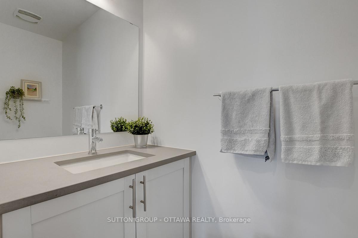 Photo 18 of 908 Duxbury Lane, Ottawa, Riverside South/Gloucester Glen — HOMEH