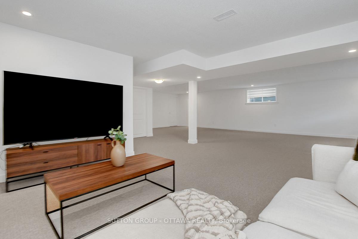 Photo 33 of 908 Duxbury Lane, Ottawa, Riverside South/Gloucester Glen — HOMEH
