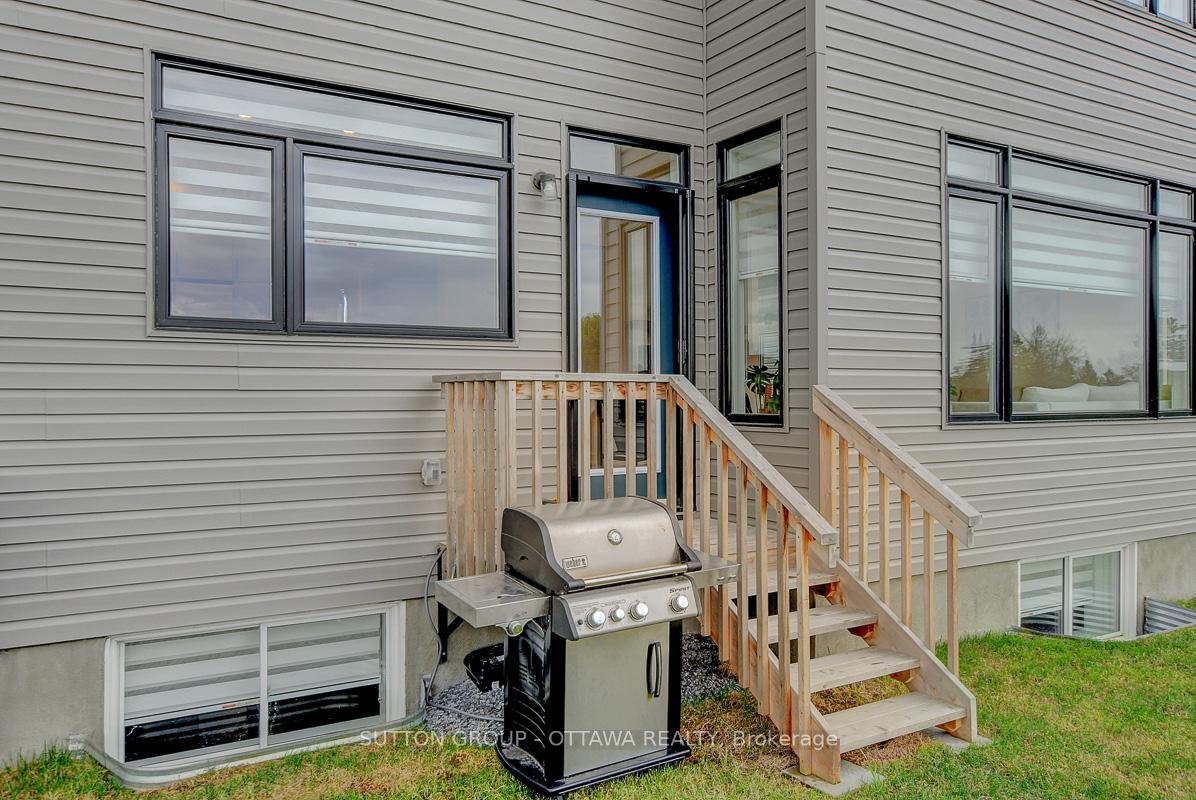 Photo 36 of 908 Duxbury Lane, Ottawa, Riverside South/Gloucester Glen — HOMEH