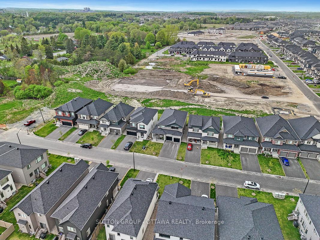 Photo 38 of 908 Duxbury Lane, Ottawa, Riverside South/Gloucester Glen — HOMEH