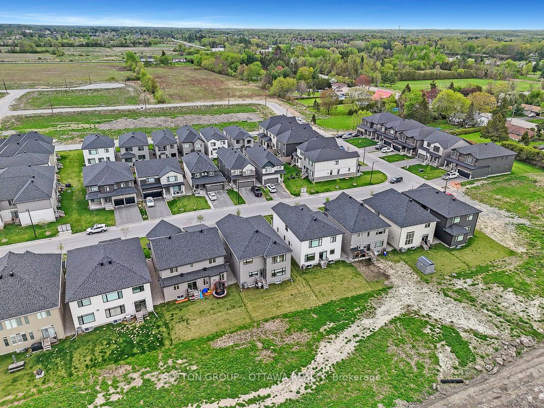 Photo 39 of 908 Duxbury Lane, Ottawa, Riverside South/Gloucester Glen — HOMEH