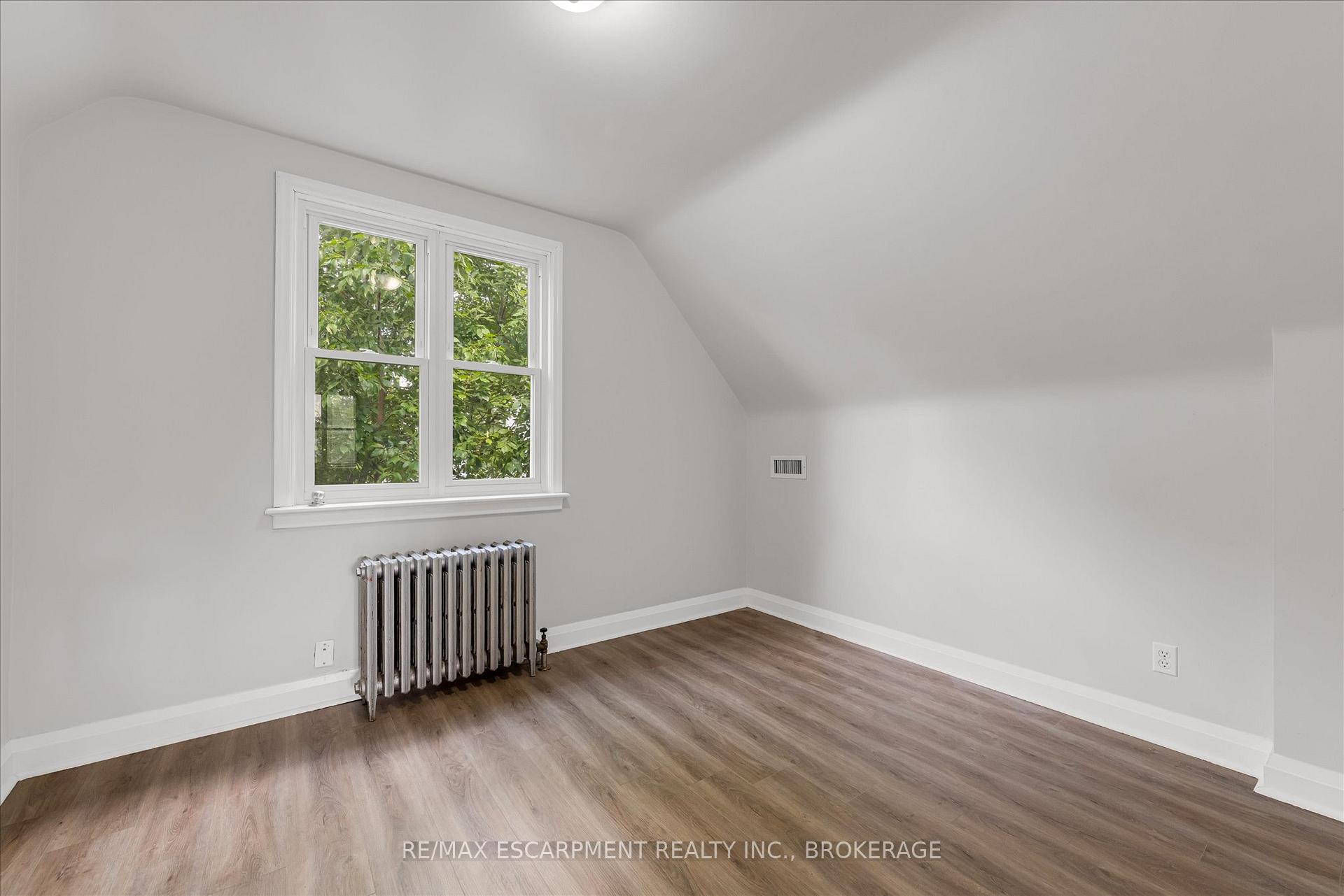 Photo 10 of 149 First Avenue, Welland, Prince Charles — HOMEH