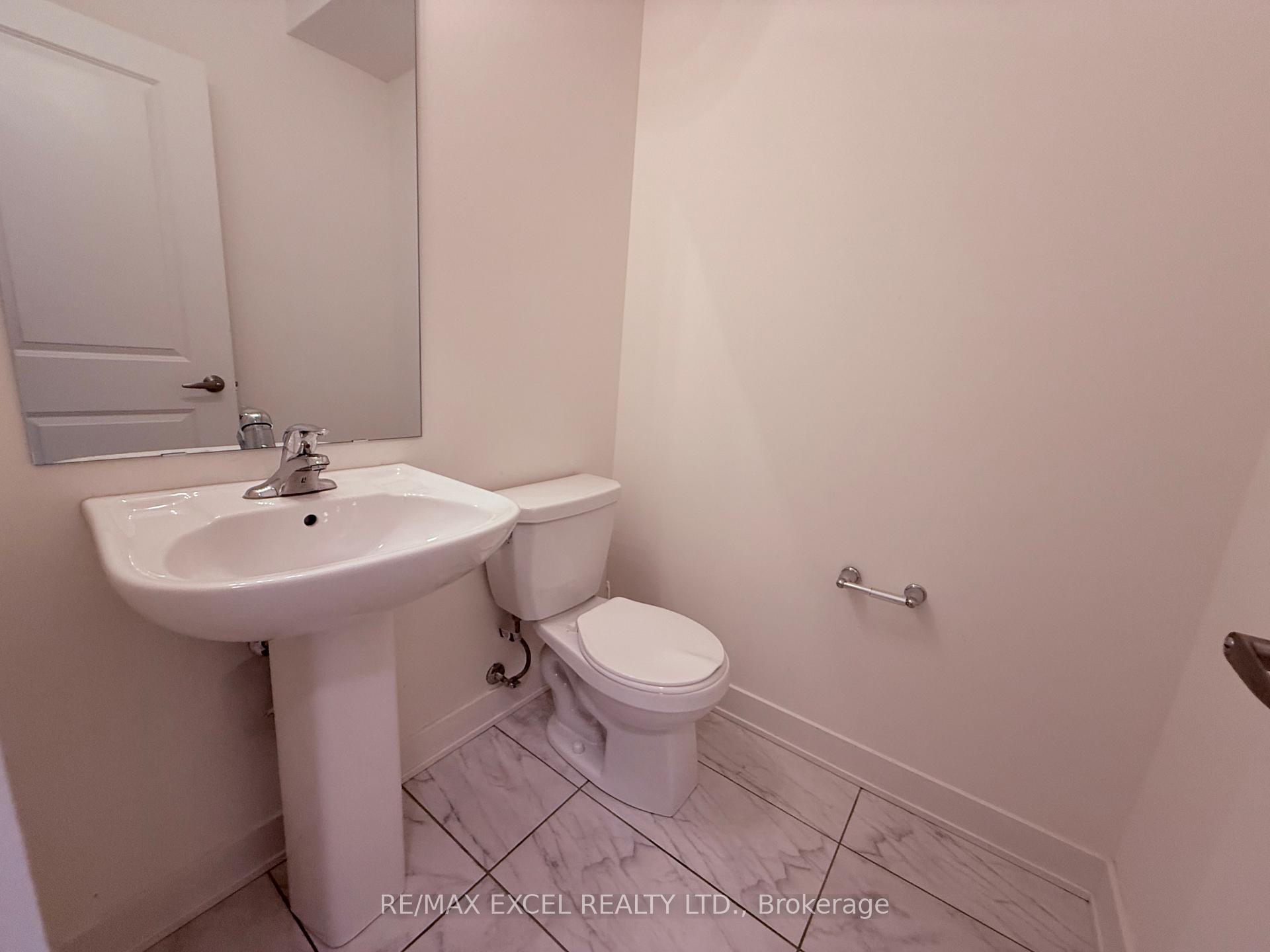 Photo 10 of 33 Benoit Street, Vaughan, Vellore Village — HOMEH
