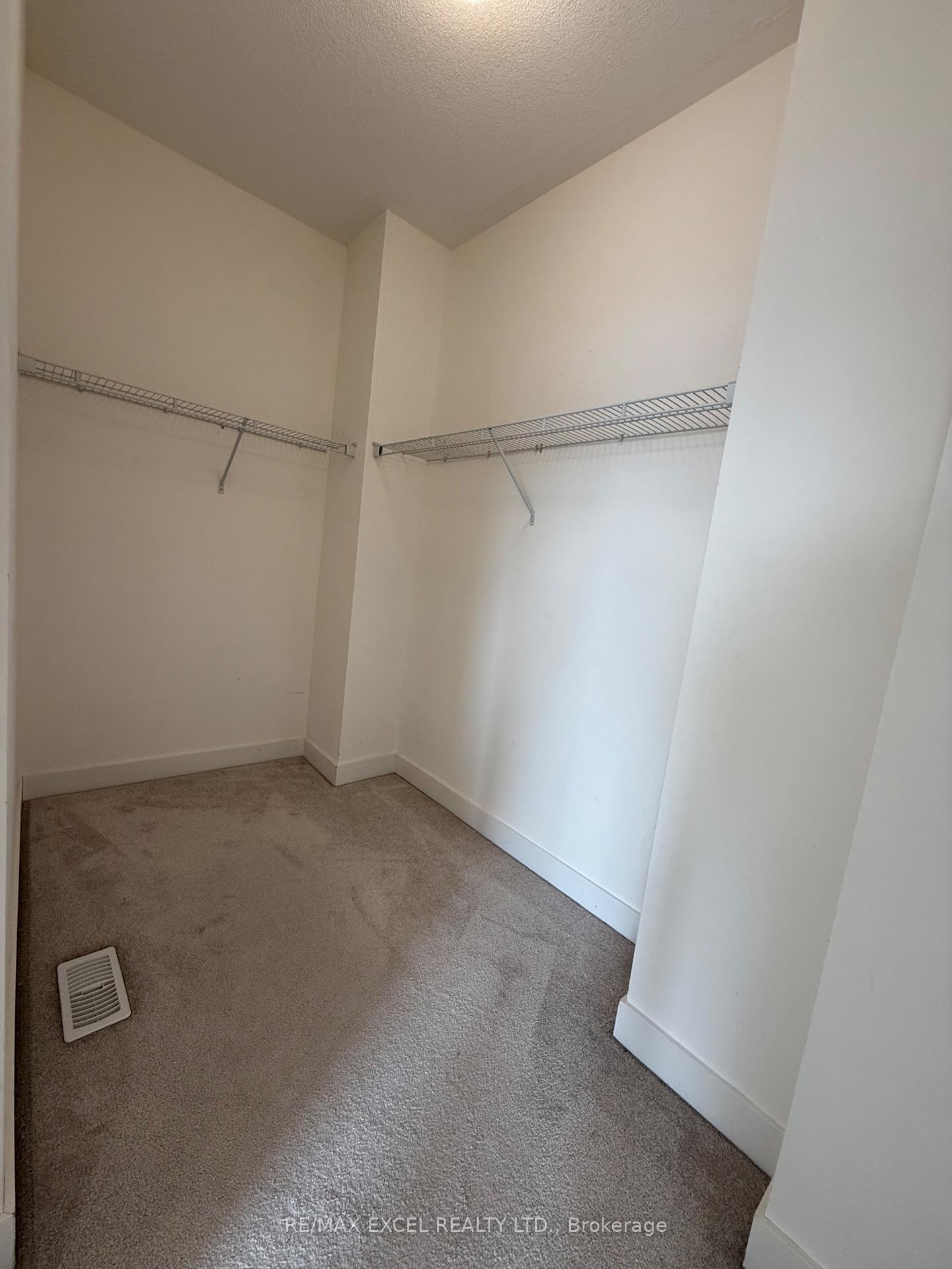Photo 16 of 33 Benoit Street, Vaughan, Vellore Village — HOMEH