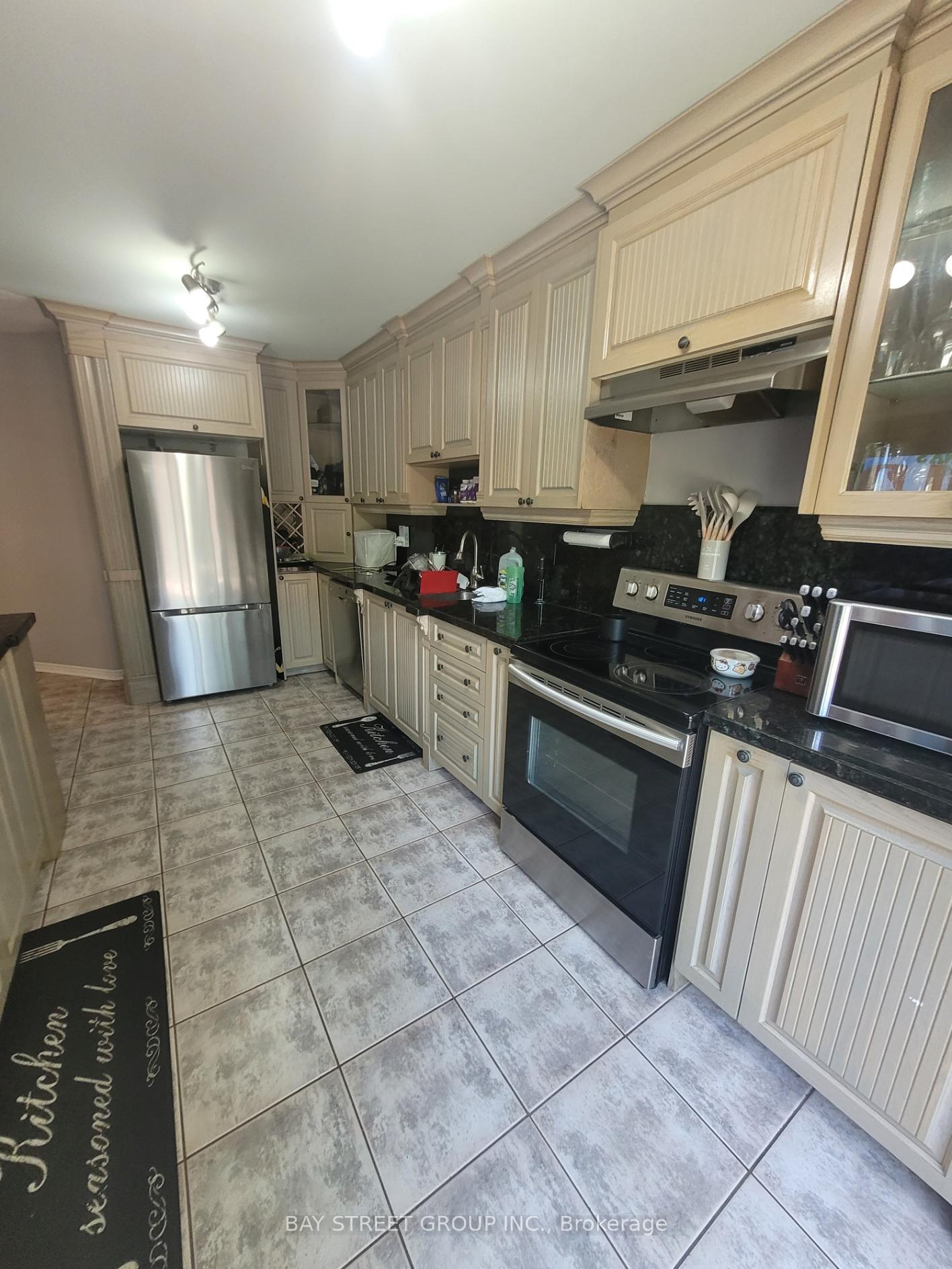 Photo 10 of 270 Yellowood Circle, Vaughan, Patterson — HOMEH