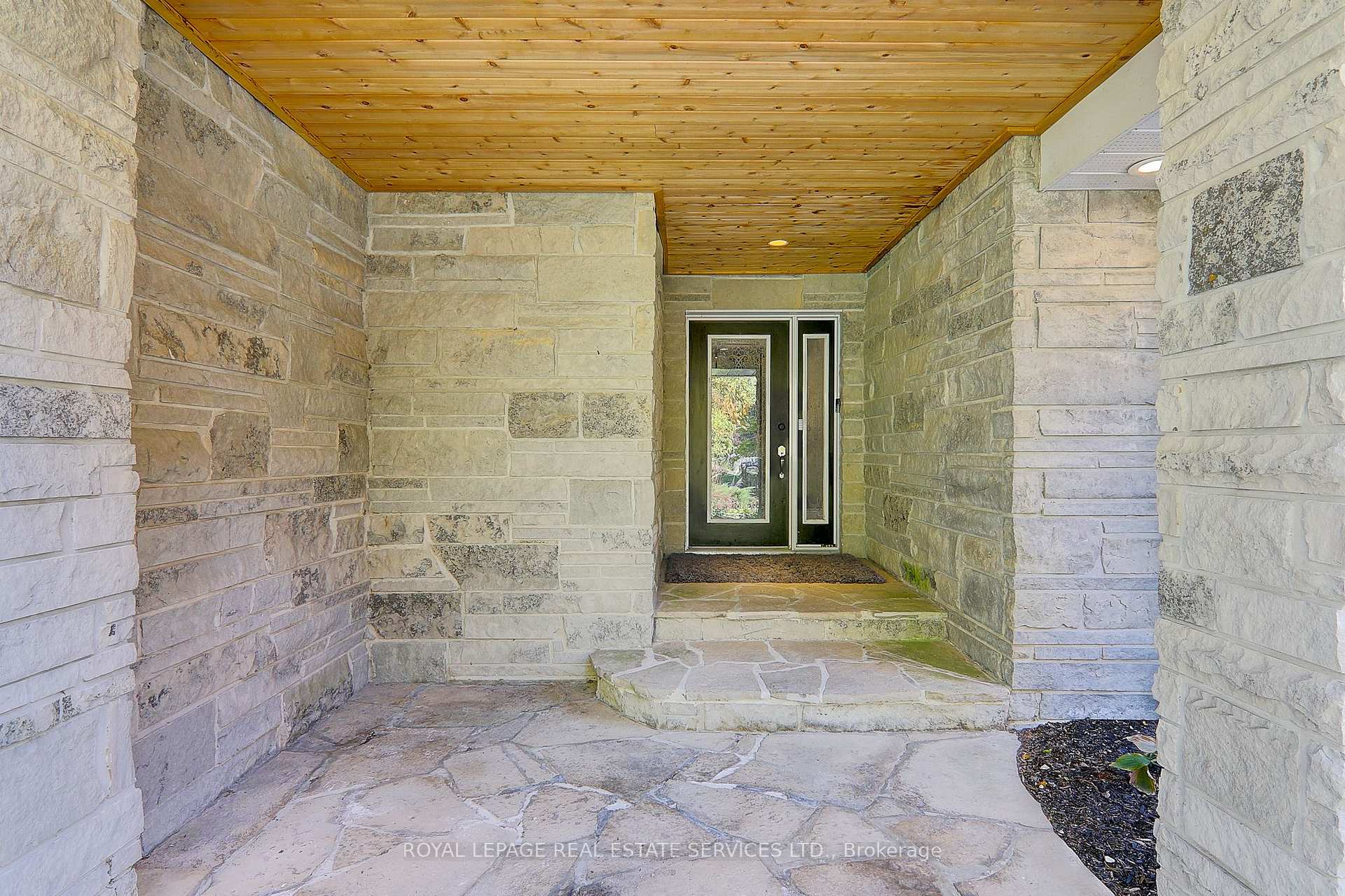 Photo 3 of 52 Innisbrook Drive, Wasaga Beach — HOMEH