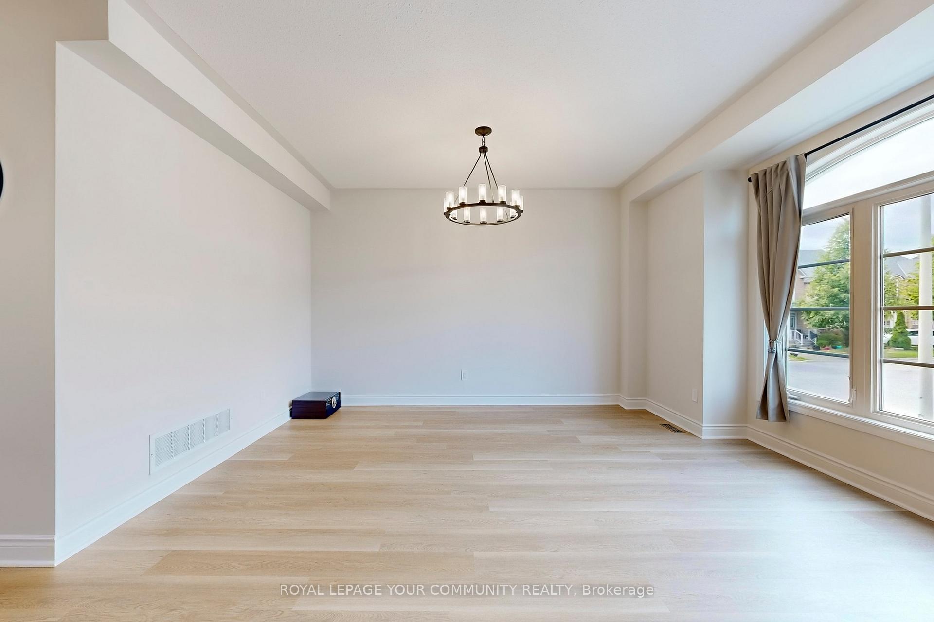 Photo 7 of 3 Rustwood Road, Vaughan, Patterson — HOMEH