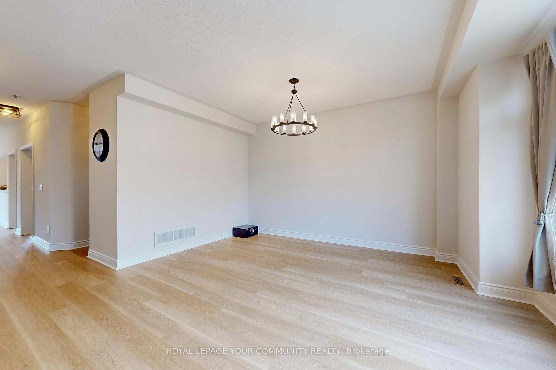 Photo 10 of 3 Rustwood Road, Vaughan, Patterson — HOMEH