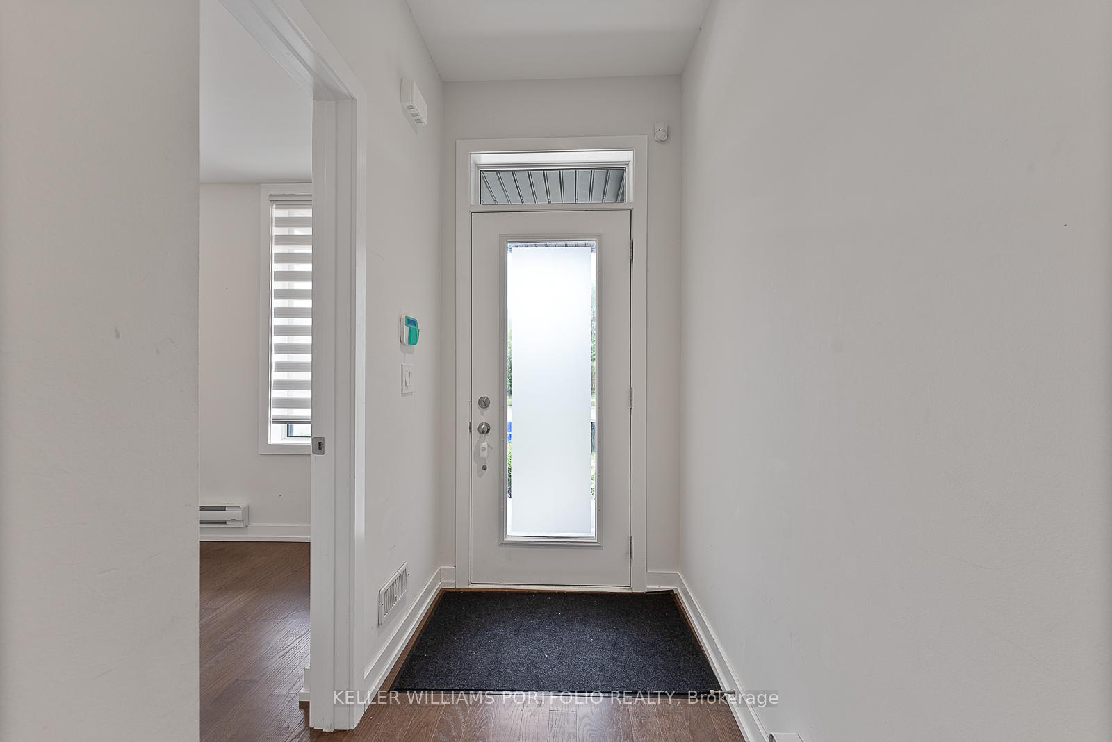 Photo 6 of 32 Troon Avenue, Vaughan, Rural Vaughan — HOMEH