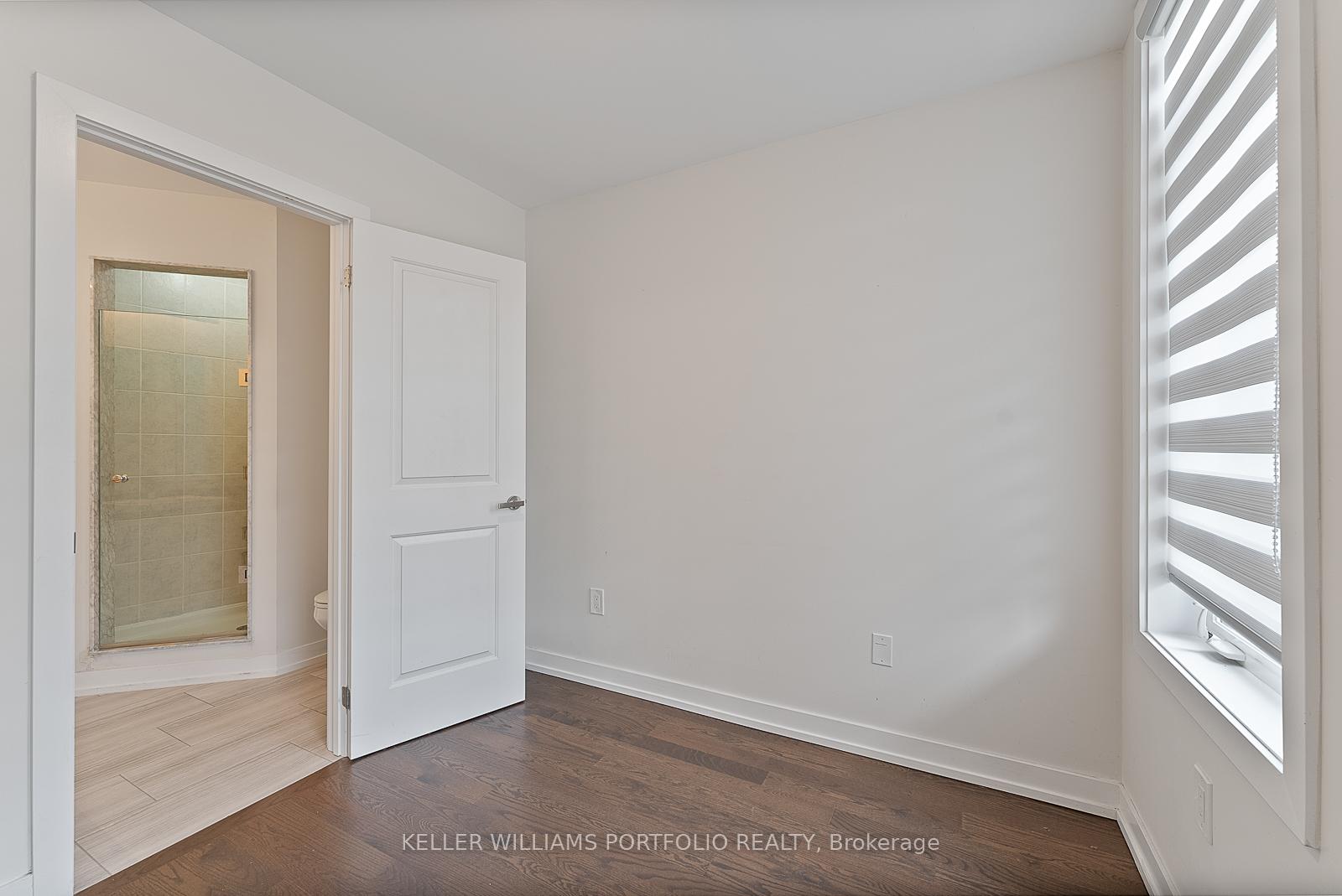 Photo 8 of 32 Troon Avenue, Vaughan, Rural Vaughan — HOMEH