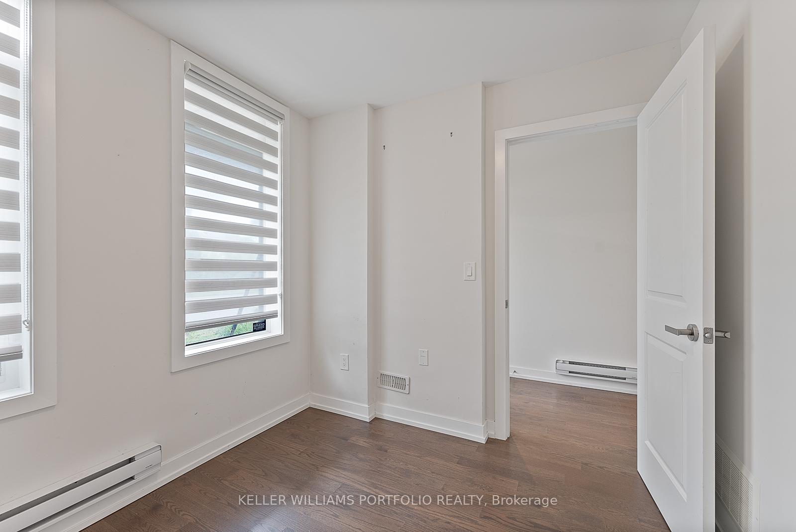 Photo 10 of 32 Troon Avenue, Vaughan, Rural Vaughan — HOMEH