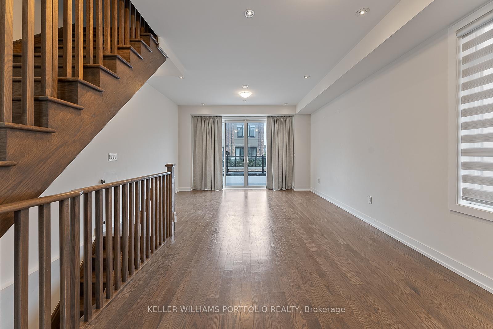 Photo 16 of 32 Troon Avenue, Vaughan, Rural Vaughan — HOMEH