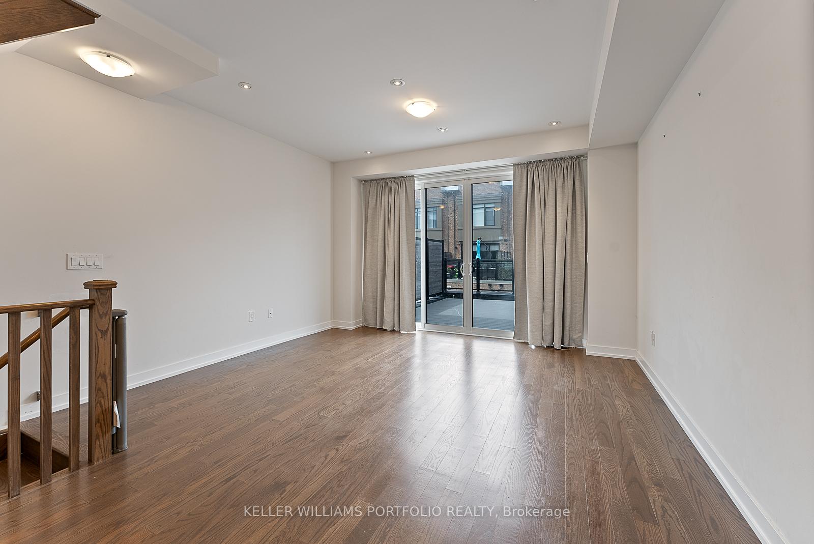 Photo 17 of 32 Troon Avenue, Vaughan, Rural Vaughan — HOMEH