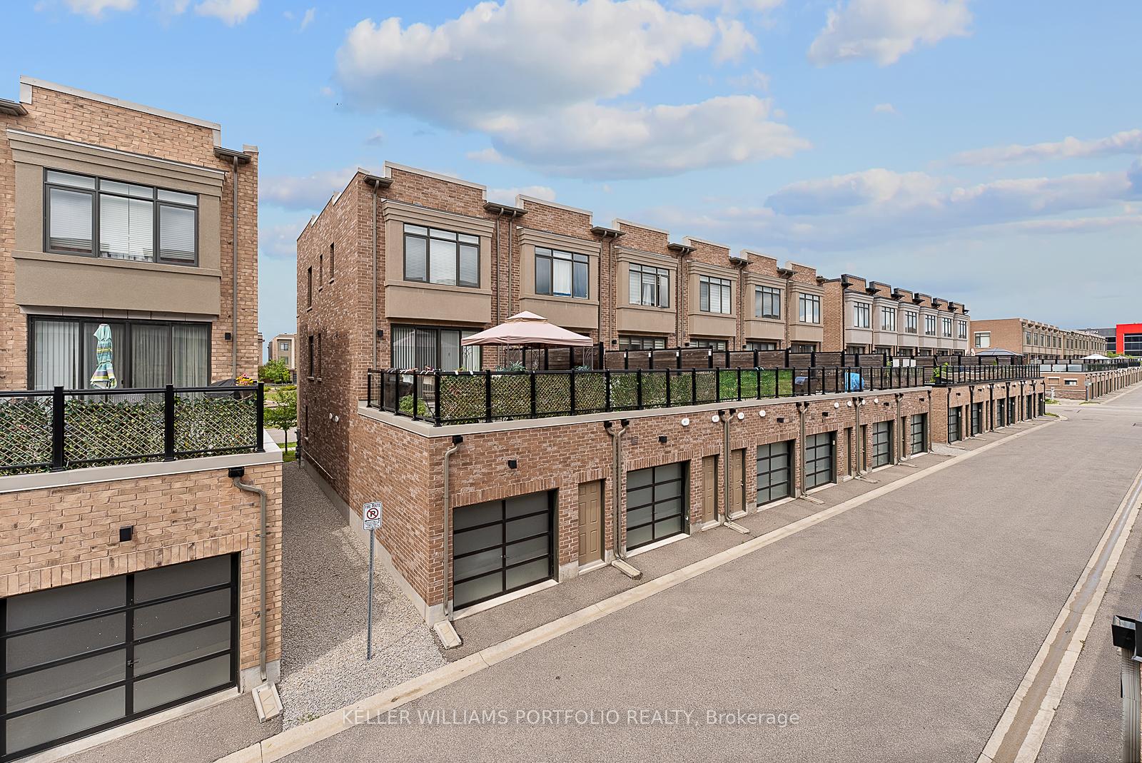 Photo 29 of 32 Troon Avenue, Vaughan, Rural Vaughan — HOMEH