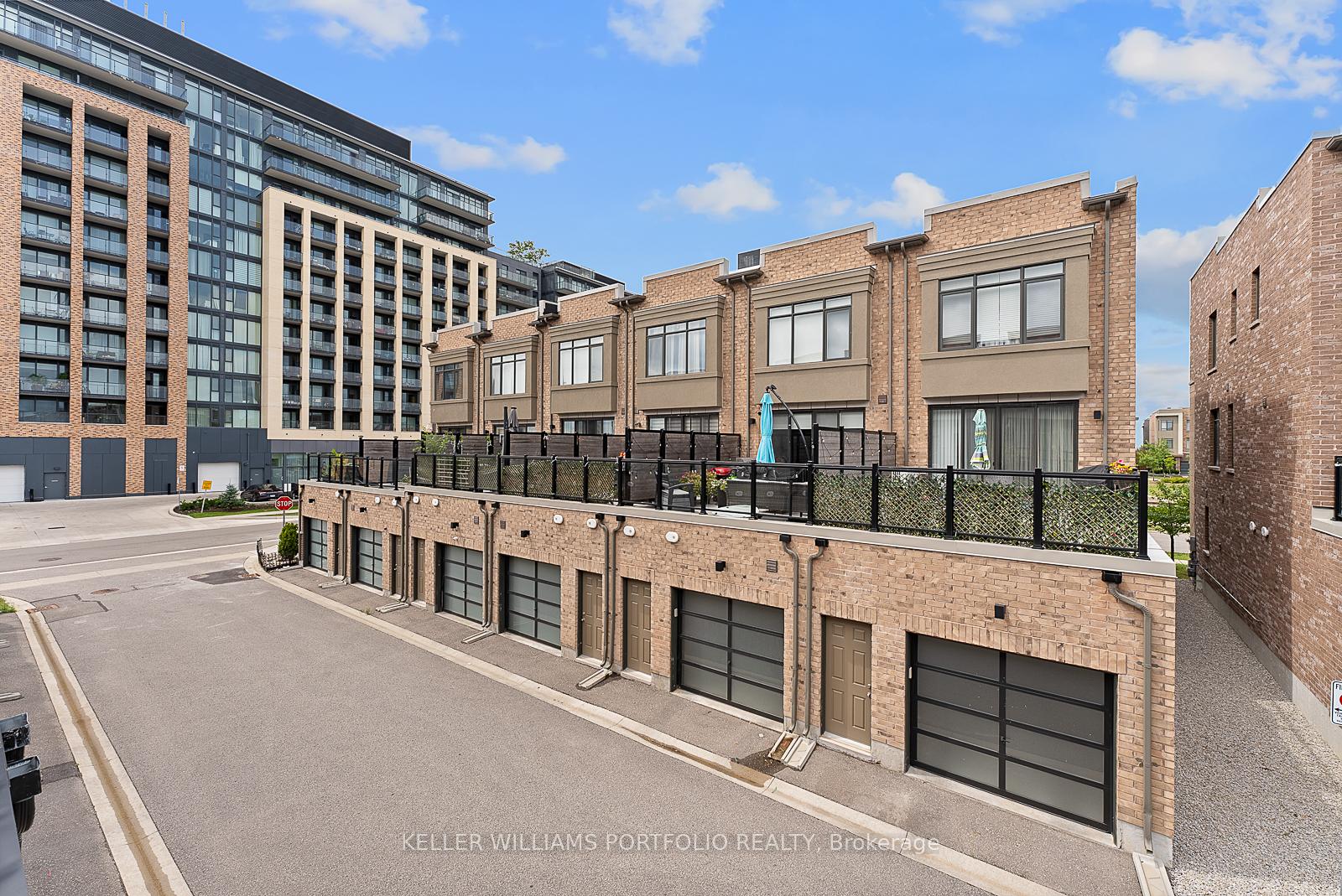 Photo 30 of 32 Troon Avenue, Vaughan, Rural Vaughan — HOMEH