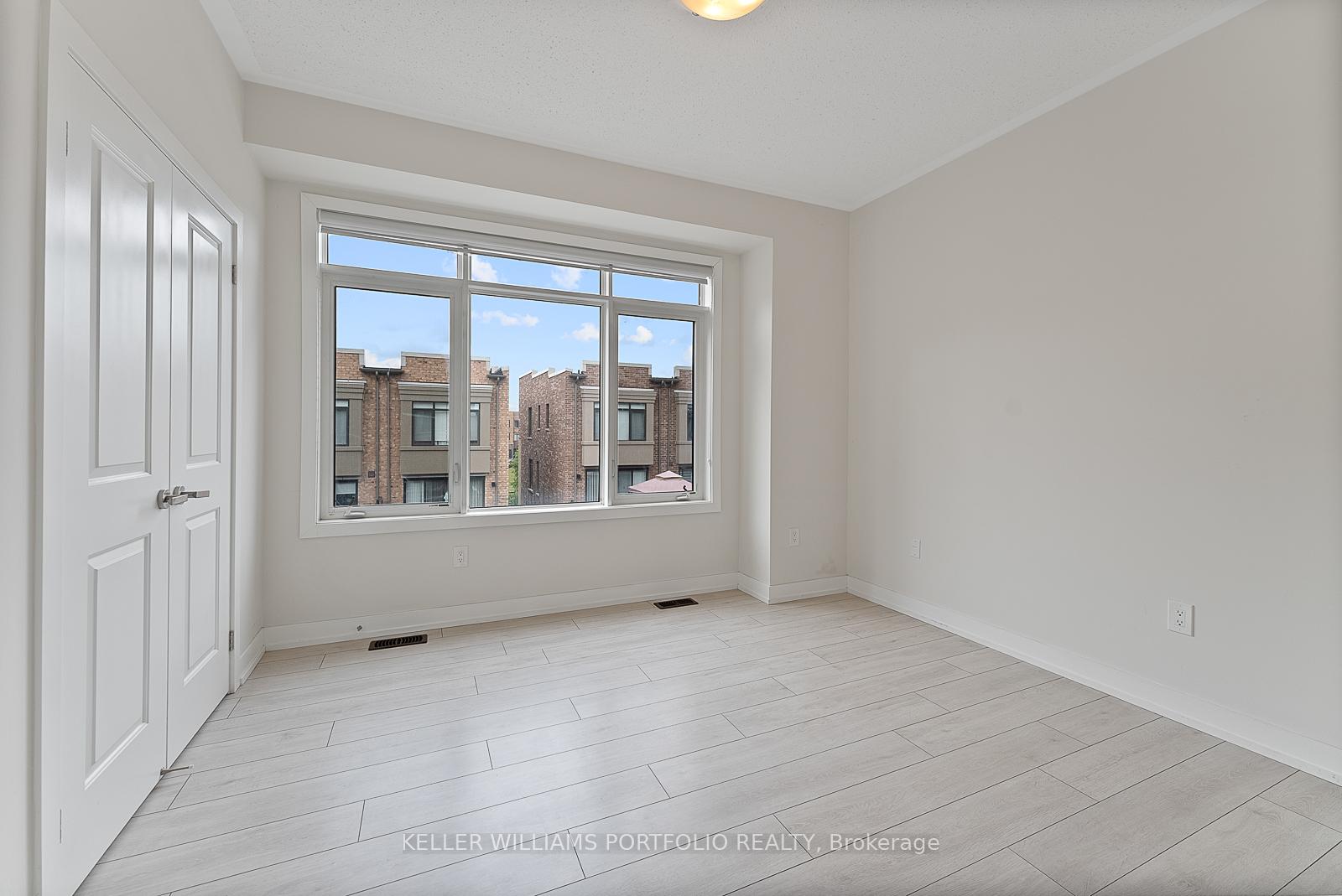 Photo 33 of 32 Troon Avenue, Vaughan, Rural Vaughan — HOMEH