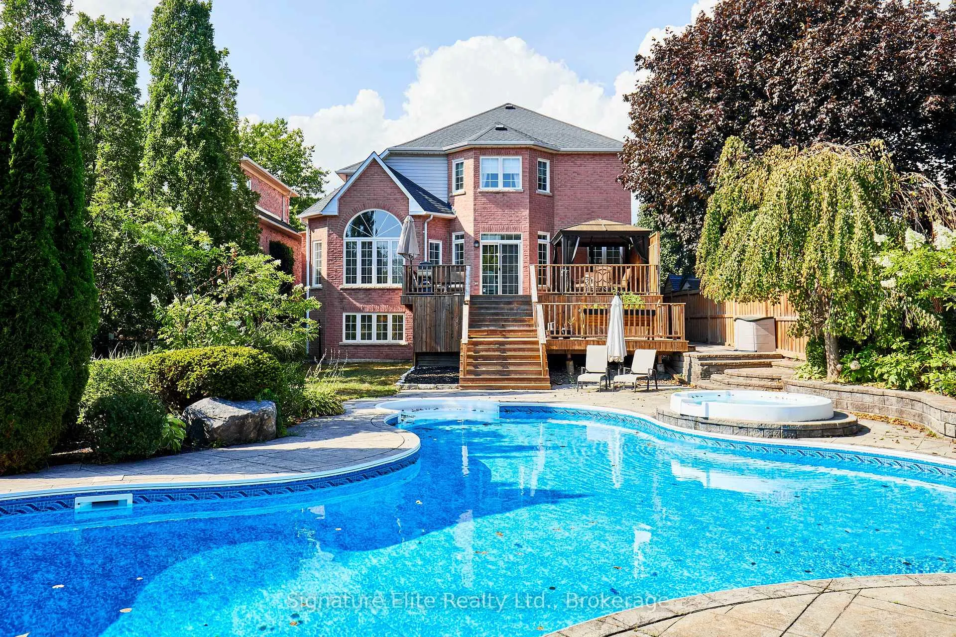 Photo 2 of 51 Roan Drive, Whitby, Lynde Creek — HOMEH