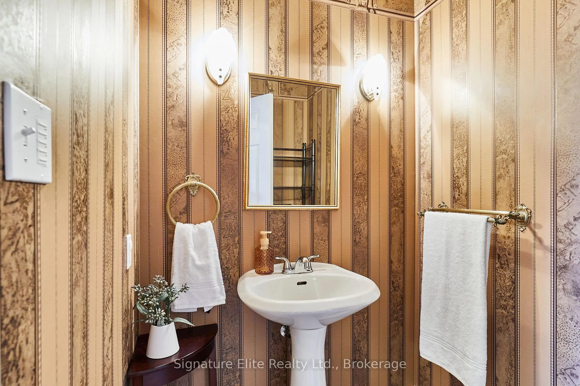 Photo 25 of 51 Roan Drive, Whitby, Lynde Creek — HOMEH