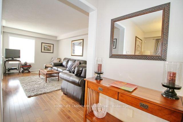 Photo 9 of 9 Presley Crescent, Whitby, Williamsburg — HOMEH