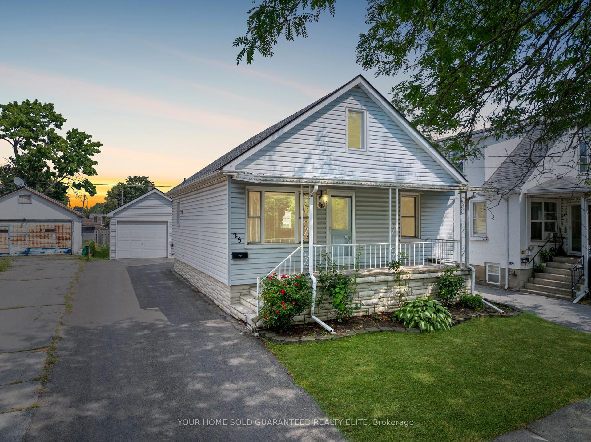 Front of 25 Balmoral Avenue