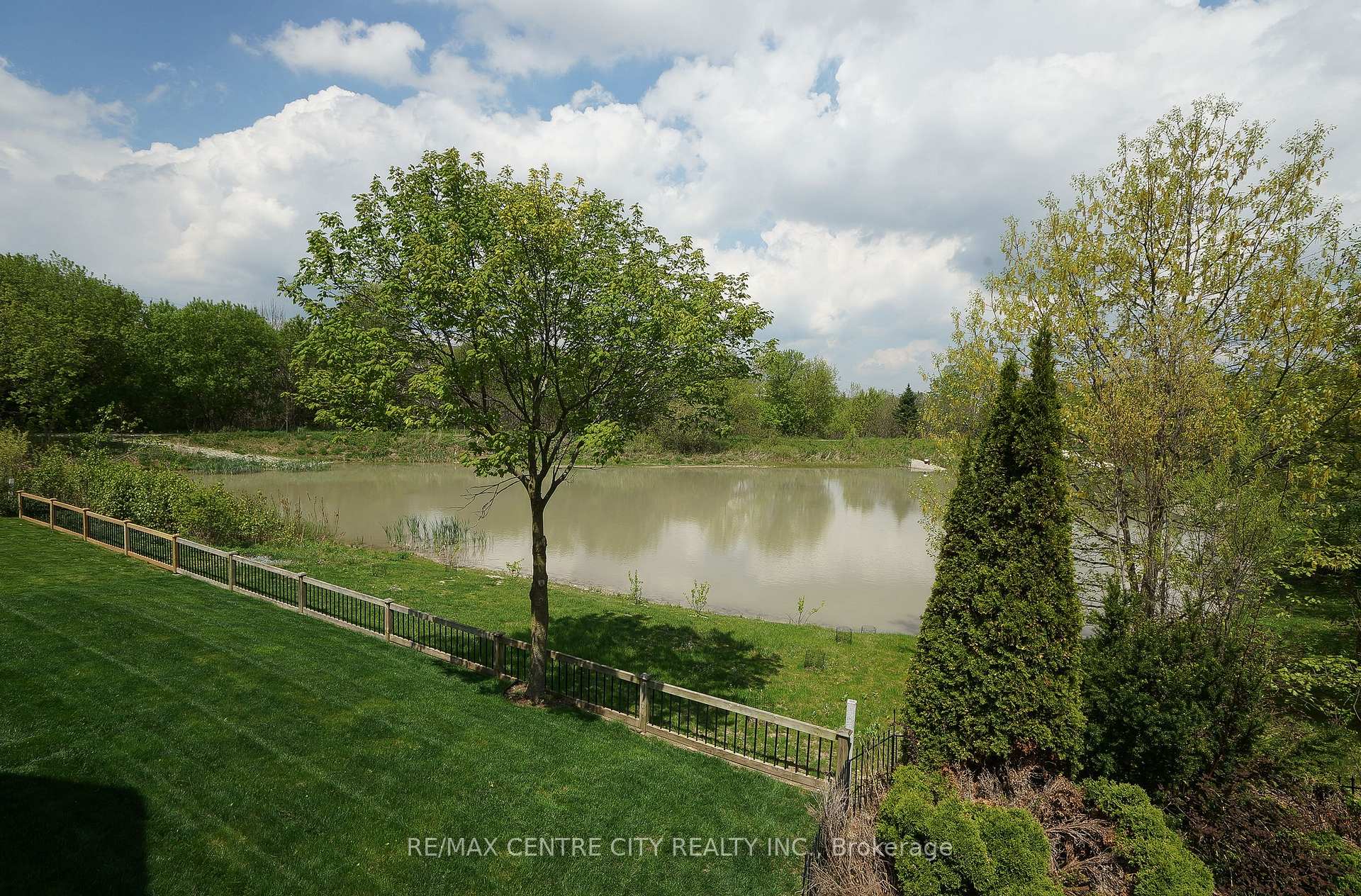 Photo 37 of 692 Salzburg Drive, Waterloo — HOMEH