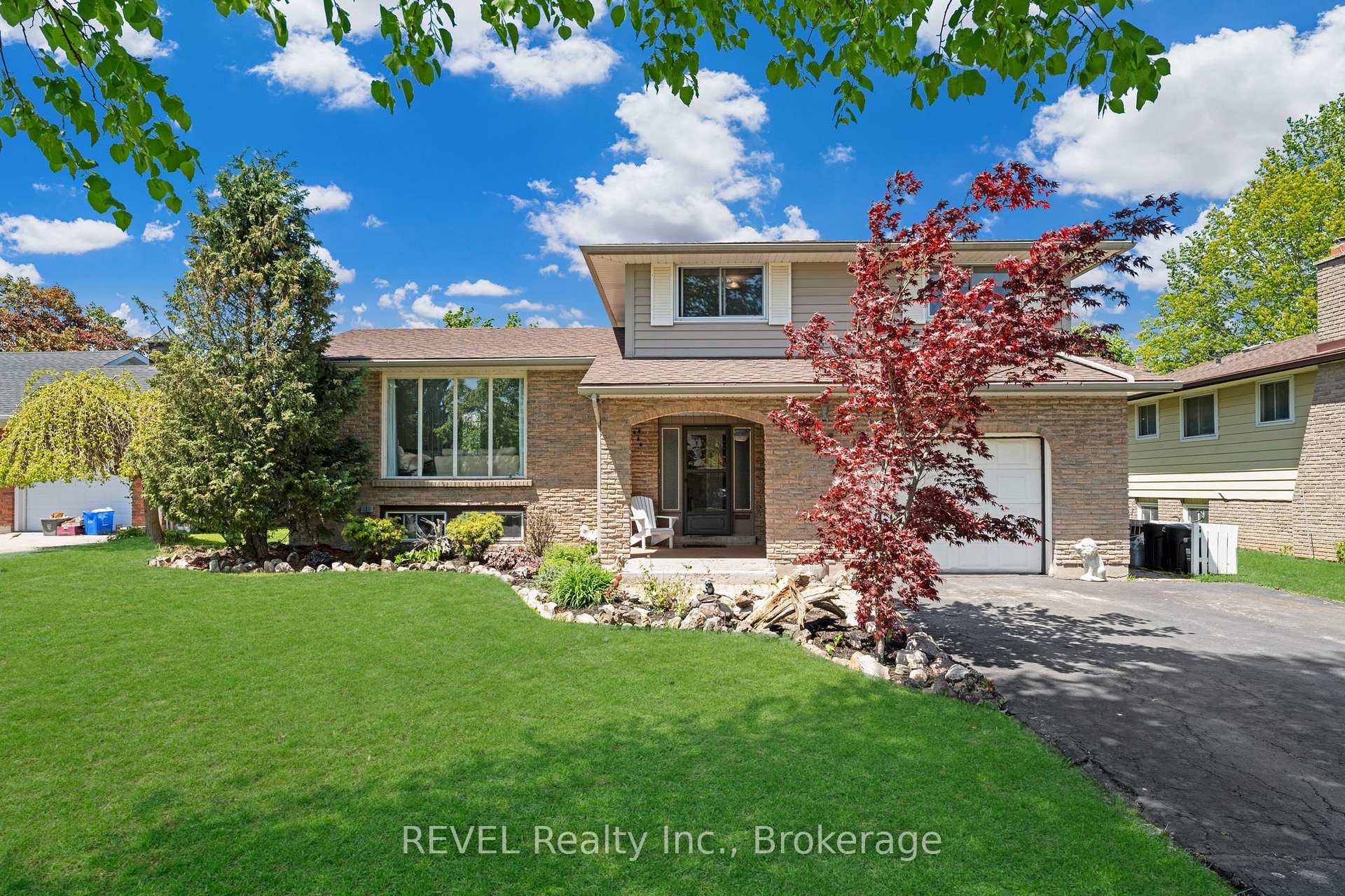 Photo 1 of 22 Mccoll Drive, Welland, N. Welland — HOMEH